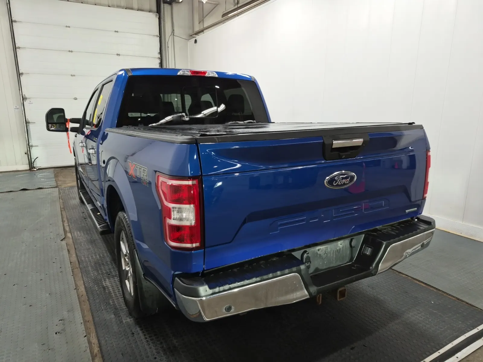 Driver Rear 3/4 Photo