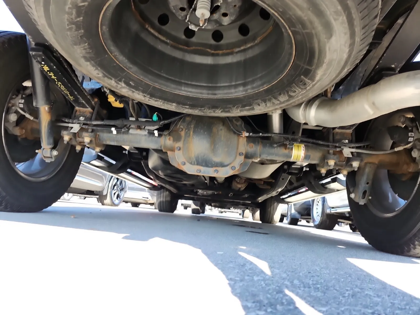 Undercarriage - Rear Photo