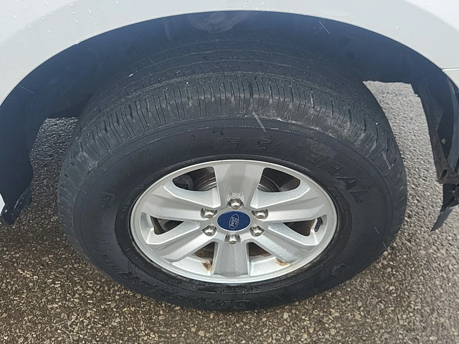 Right Front Wheel/Tire Photo
