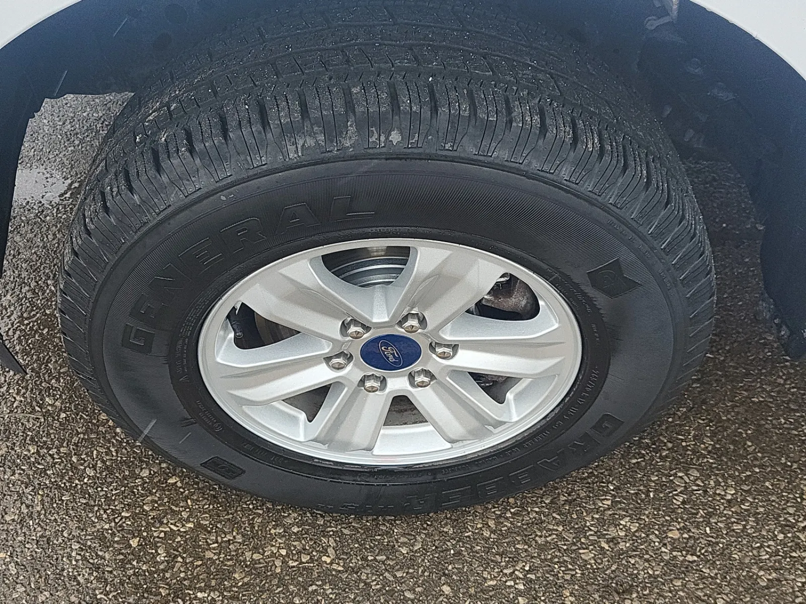 Front driver wheel/tire photo