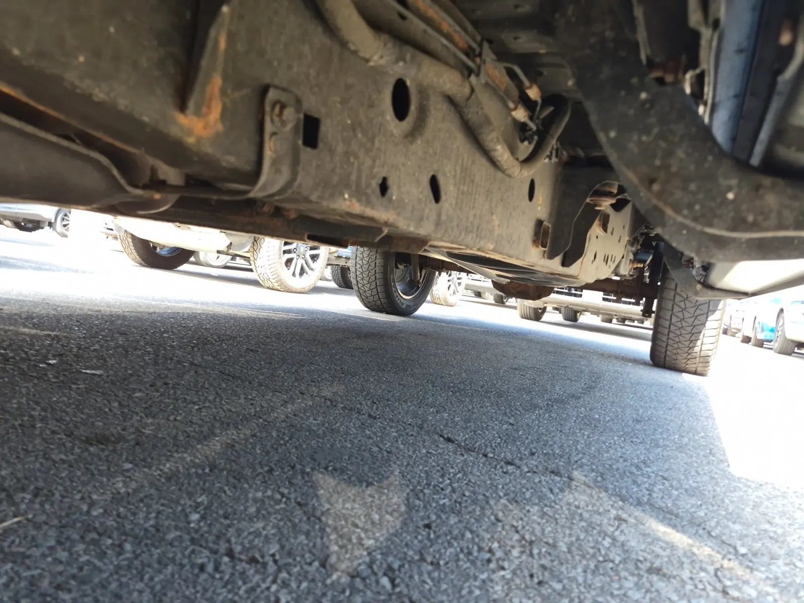 Undercarriage - Driver Photo