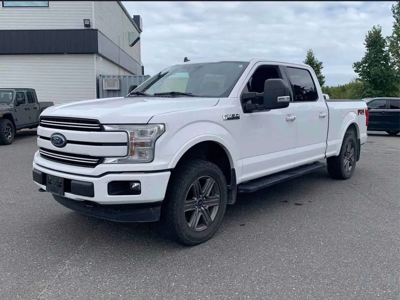3/4 Front (Main image)