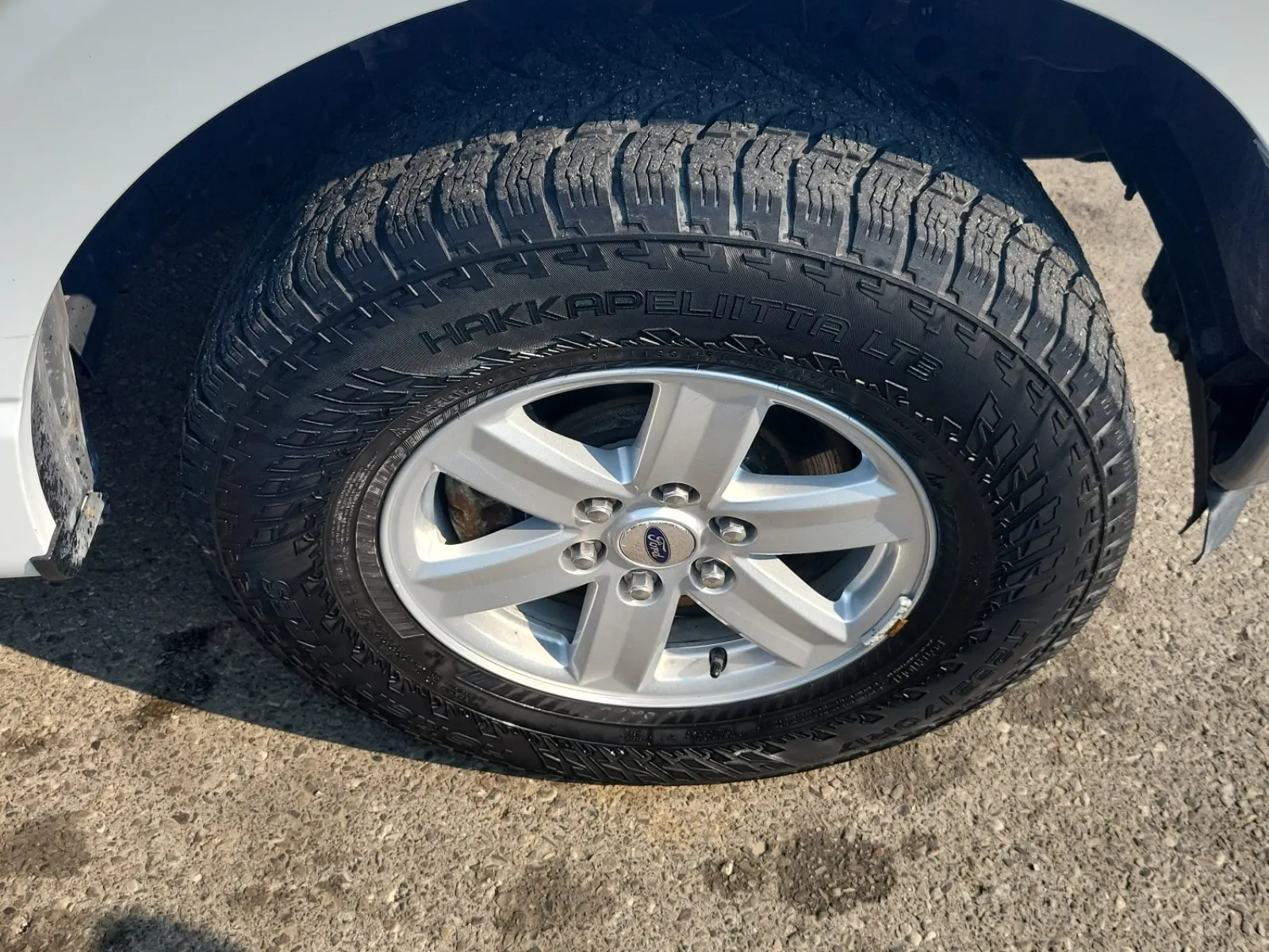 Right Front Wheel/Tire Photo