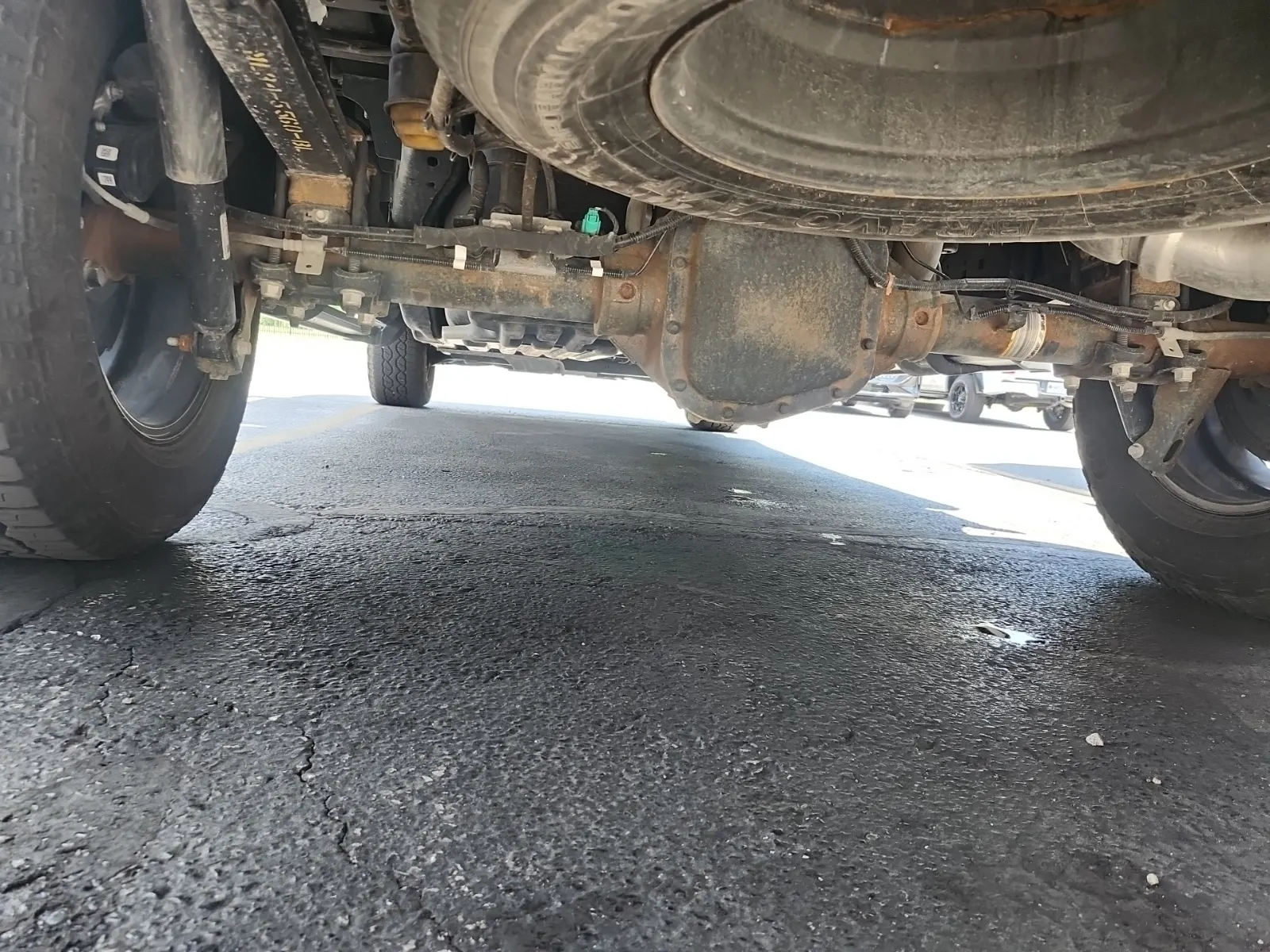 Undercarriage - Rear Photo
