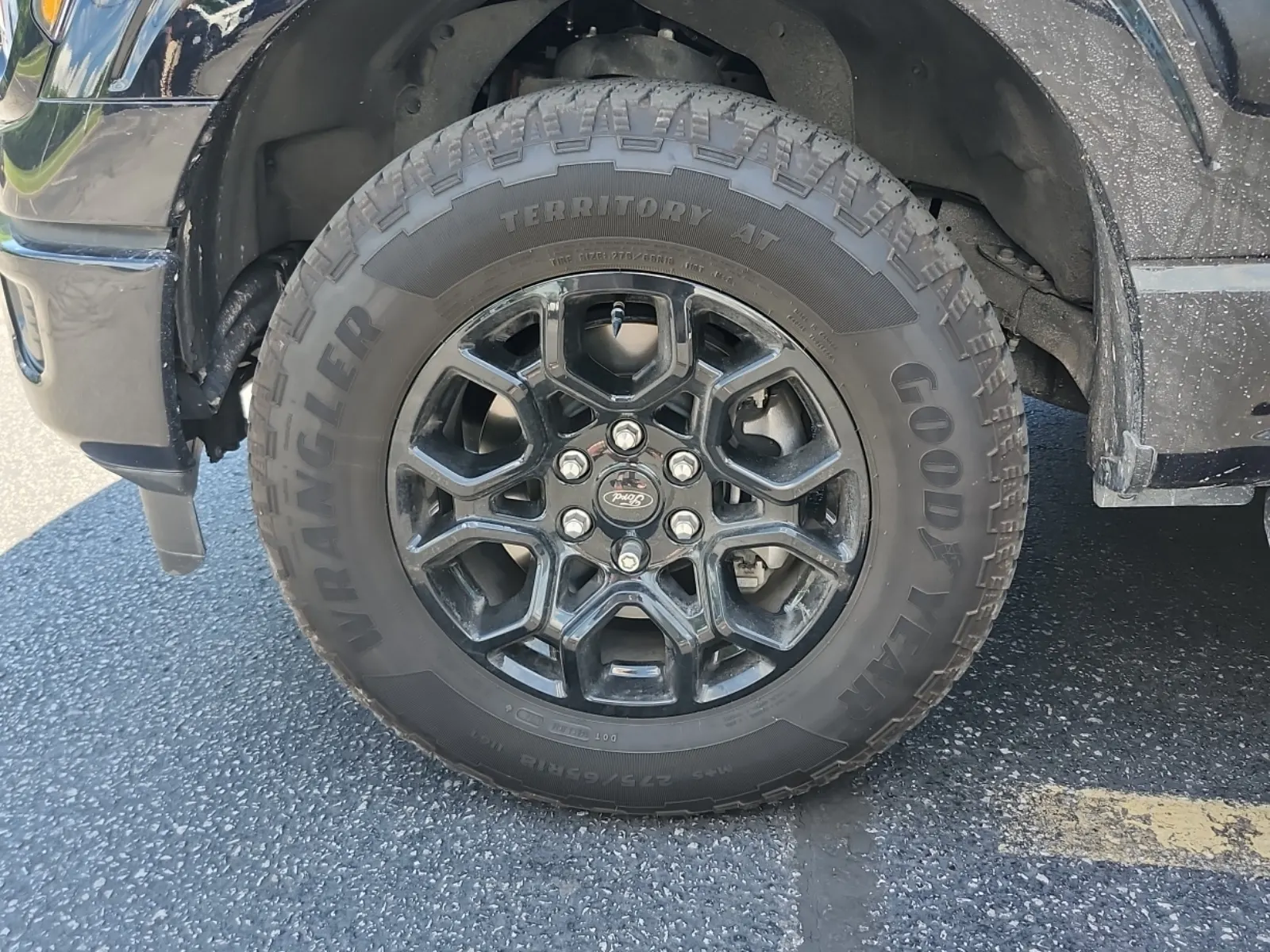 Front driver wheel/tire photo