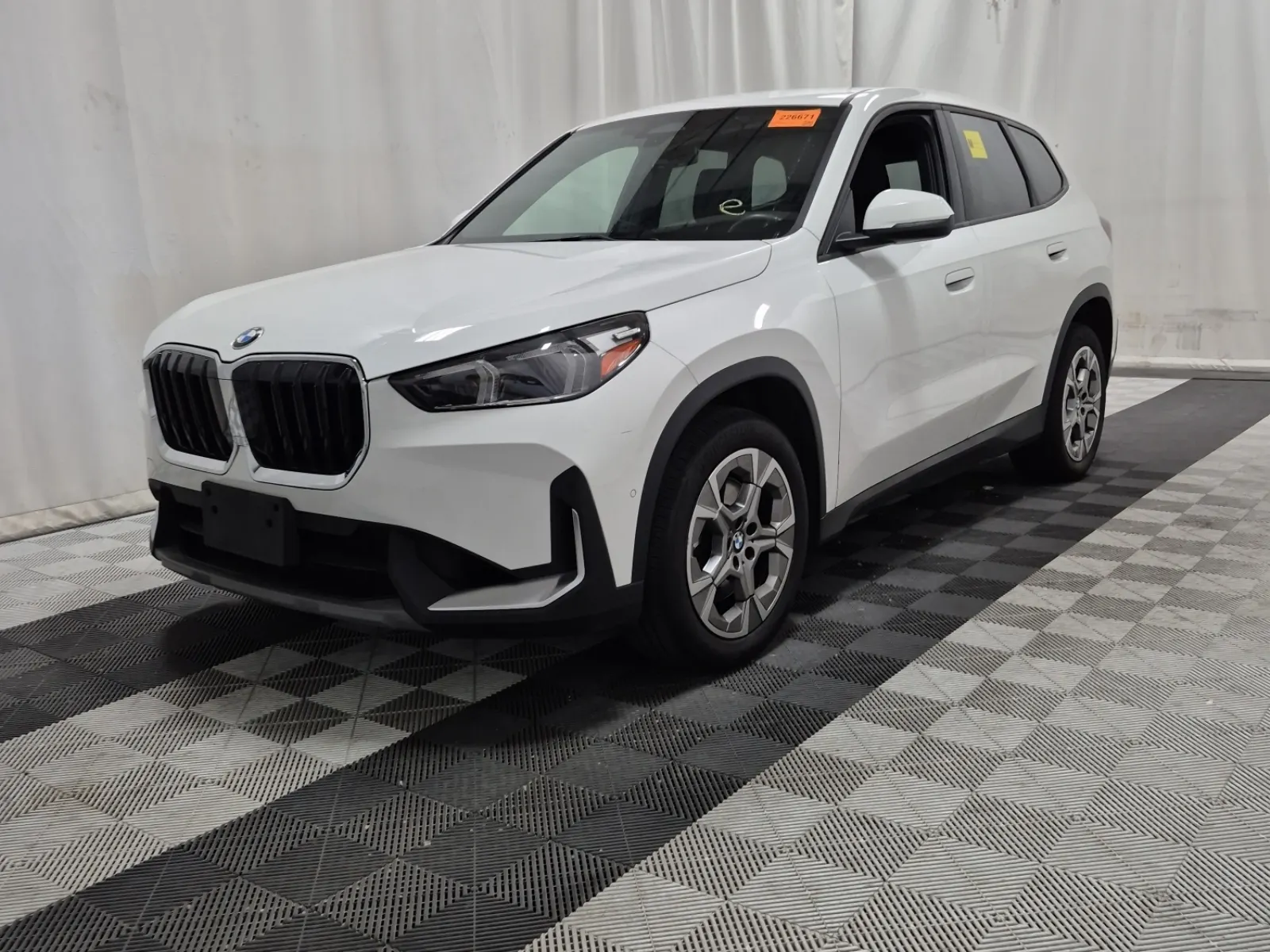 2023 BMW X1