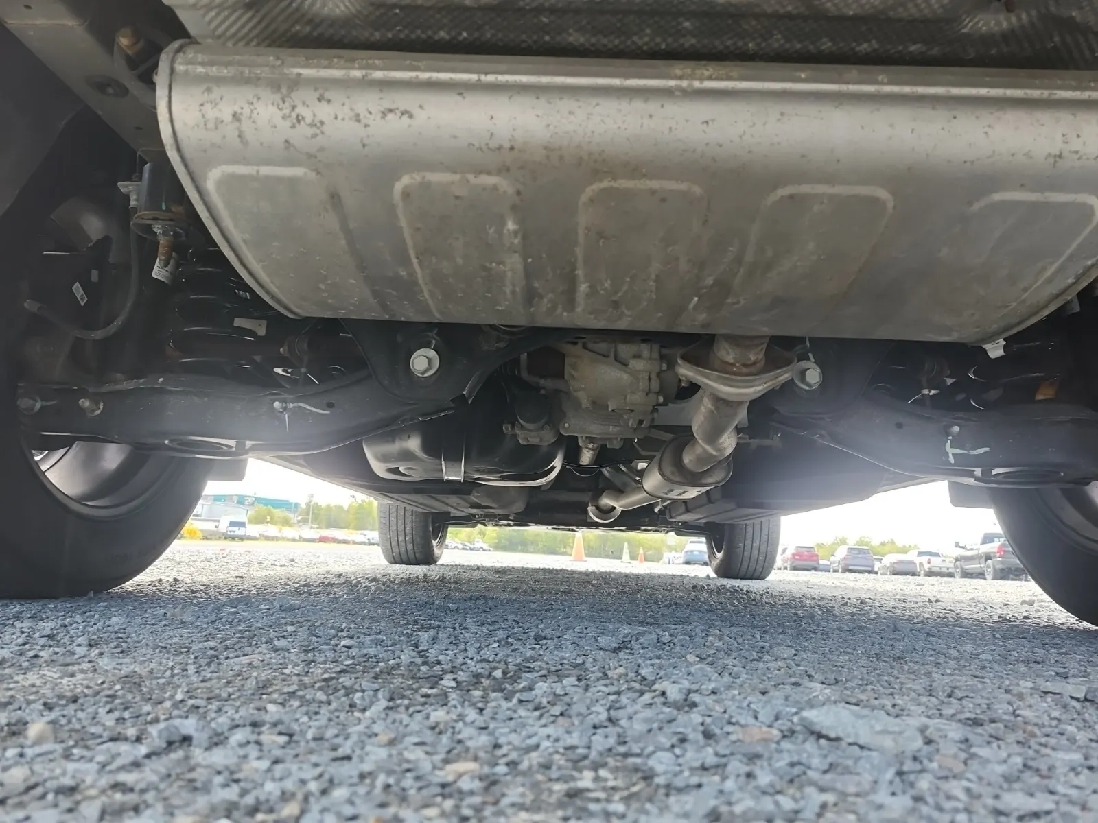 Undercarriage - Rear Photo