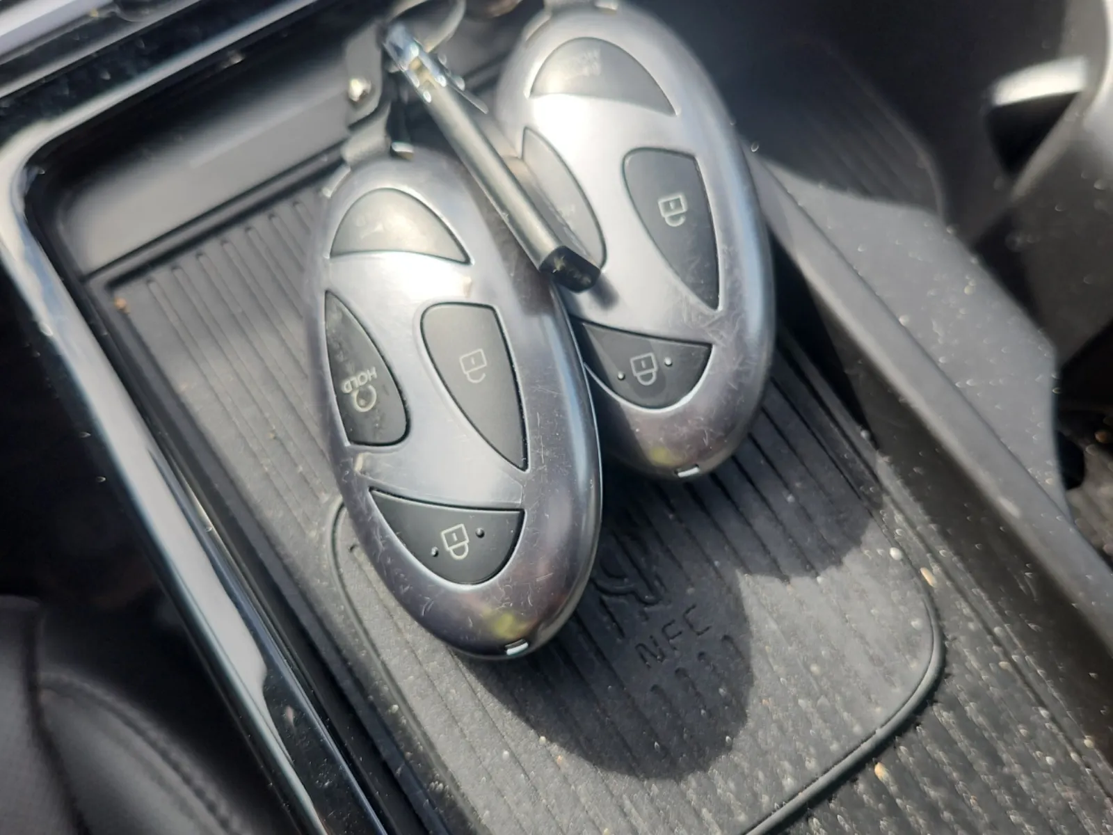 Keys/Fobs/Manual Photo