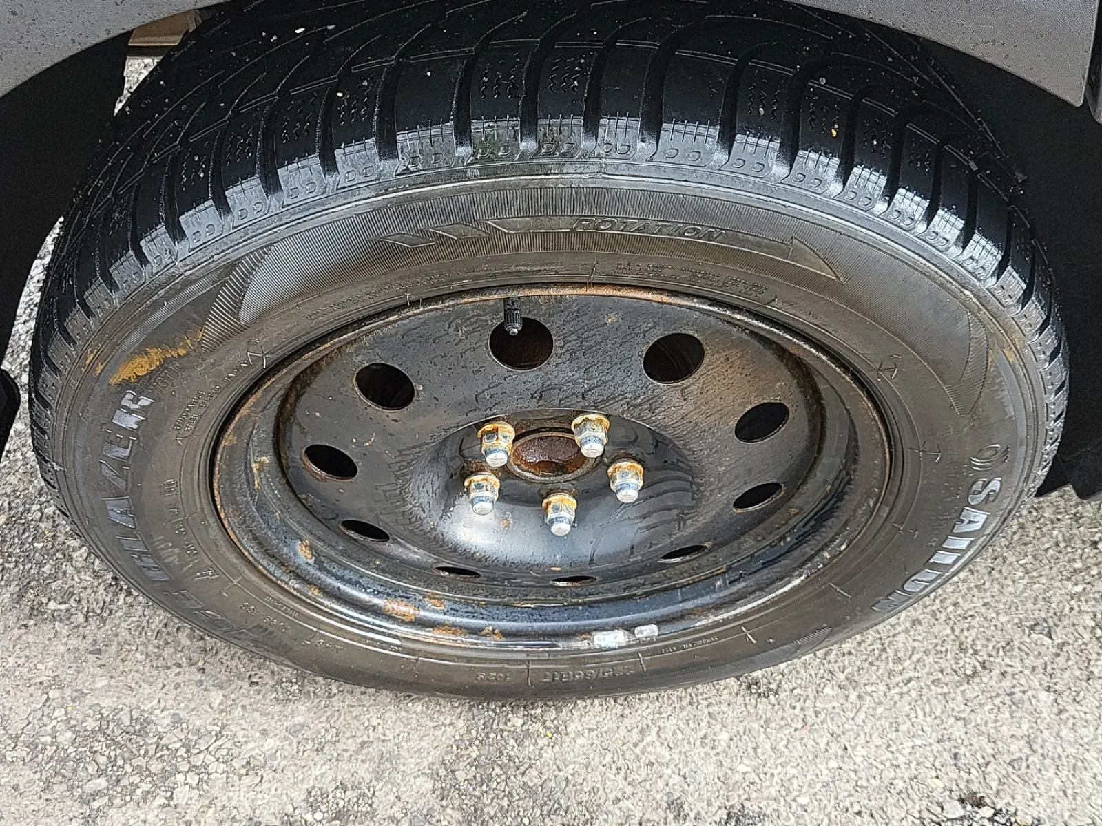 Right Rear Wheel/Tire Photo