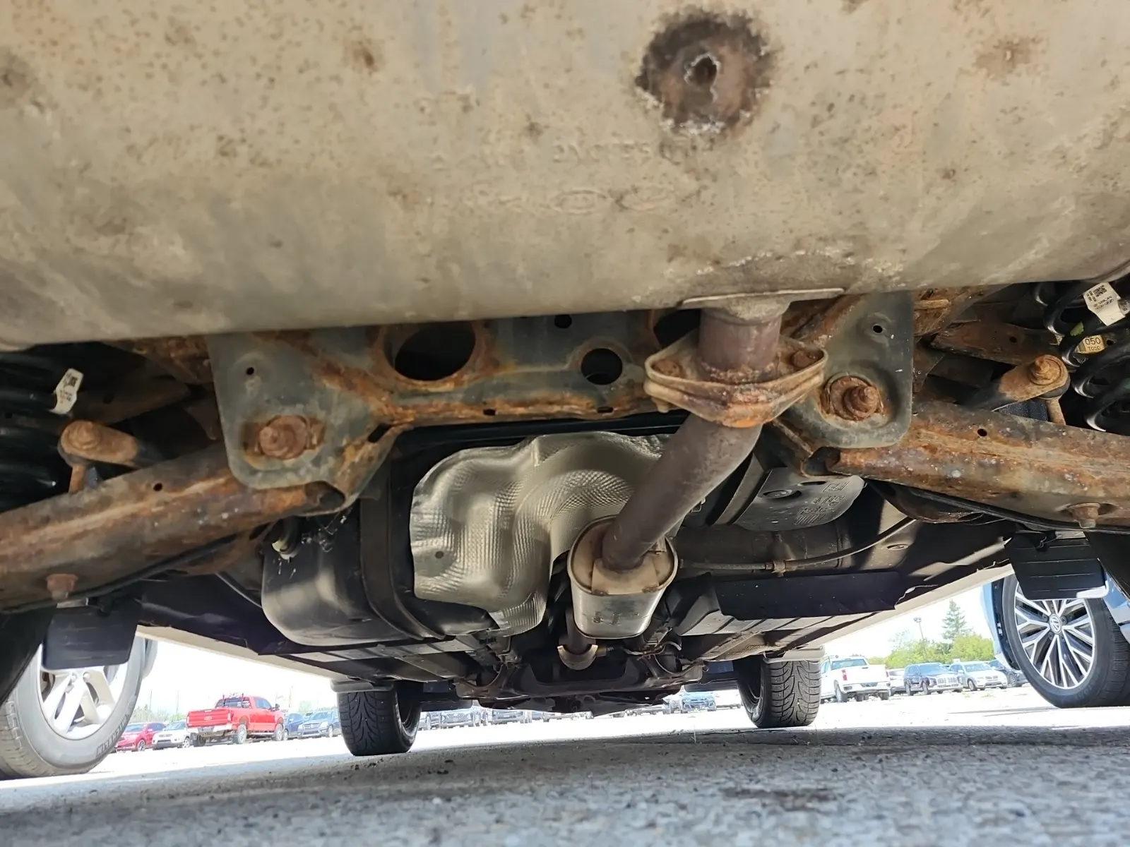 Undercarriage - Rear Photo