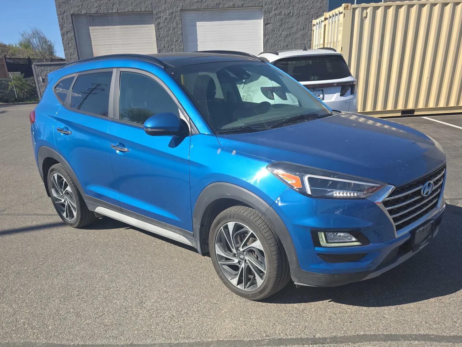 3/4 Front (Main image)