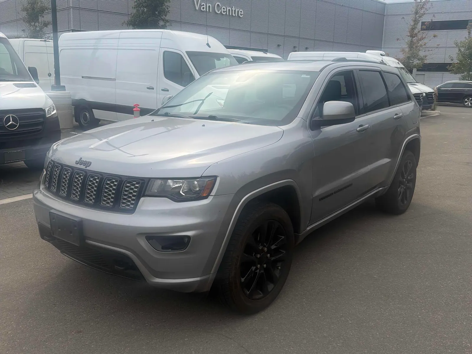 3/4 Front (Main image)
