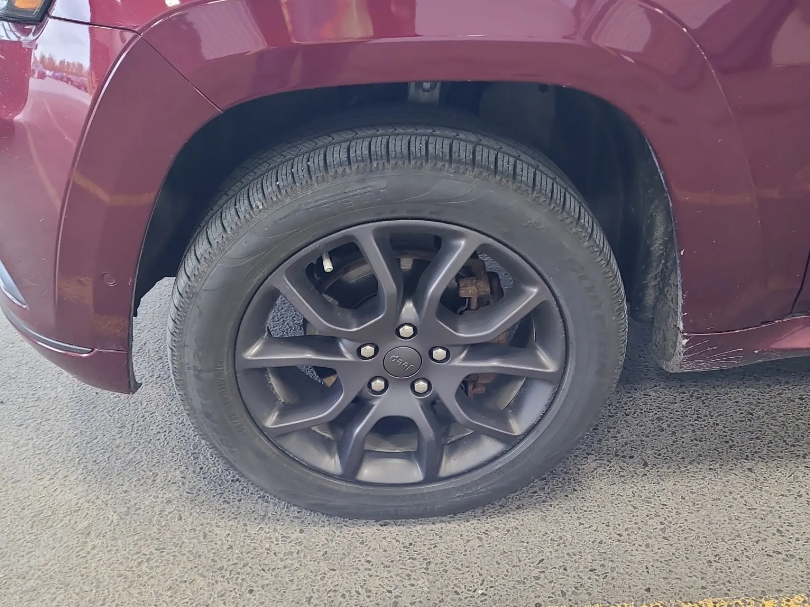 Front driver wheel/tire photo