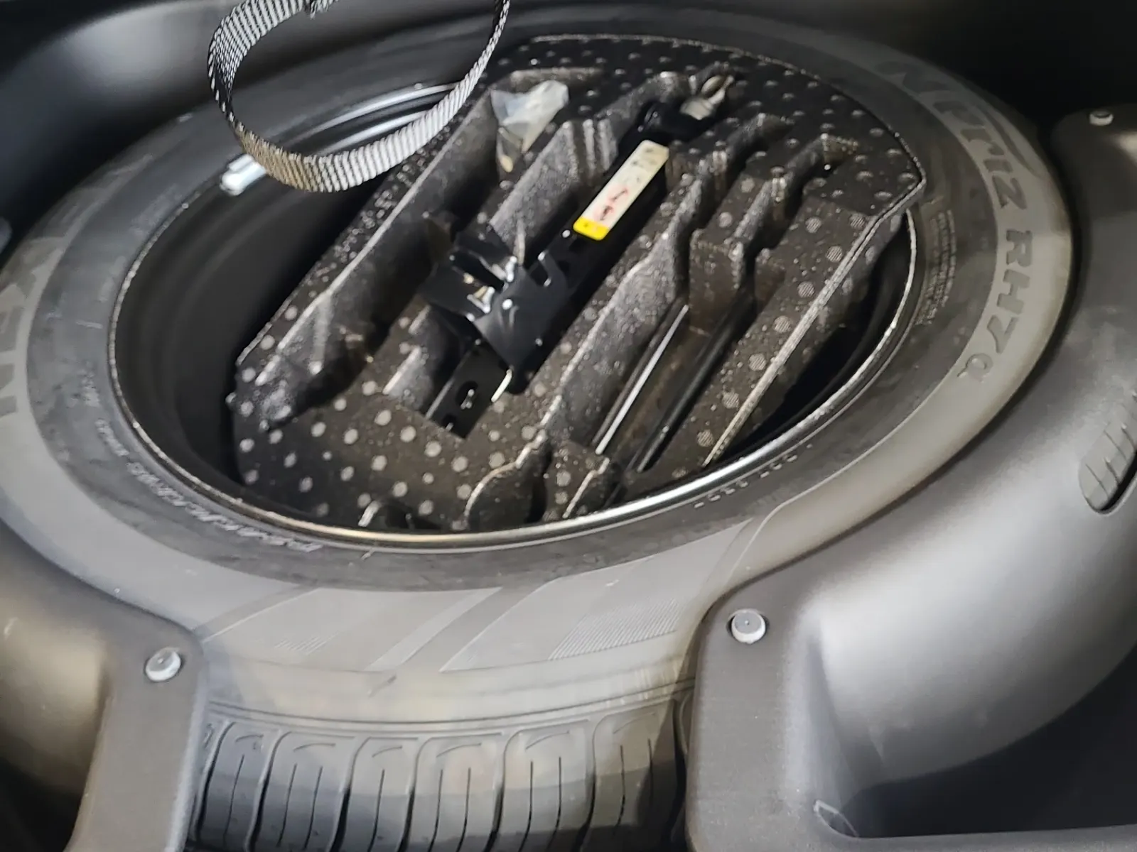 Spare Tire & Wheel Photo