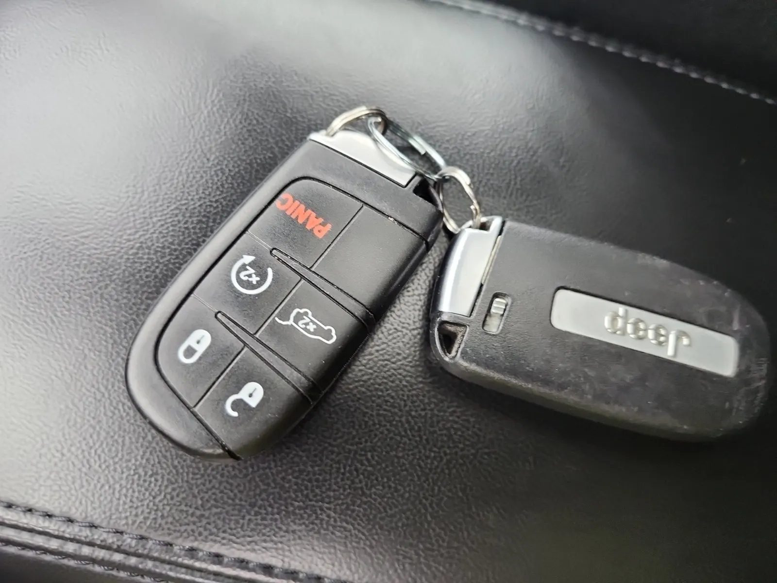 Keys/Fobs/Manual Photo