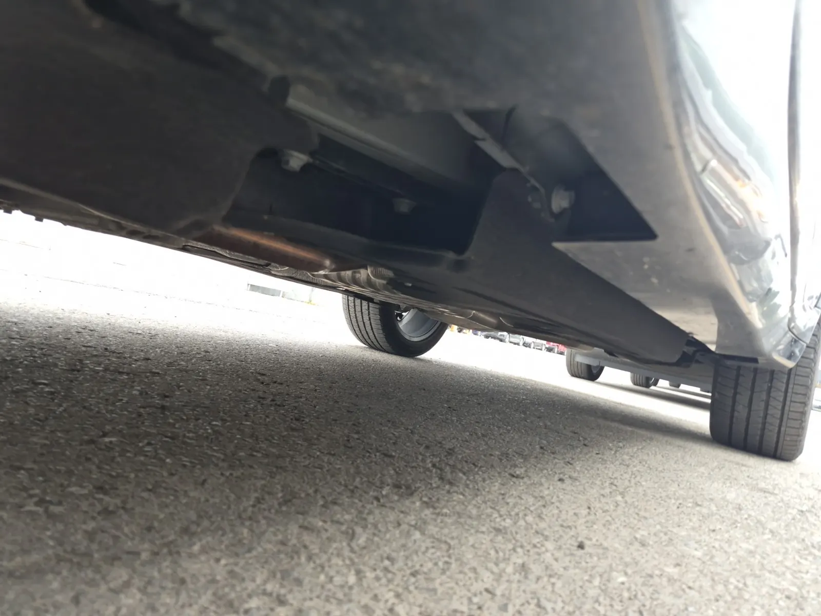 Undercarriage - Driver Photo