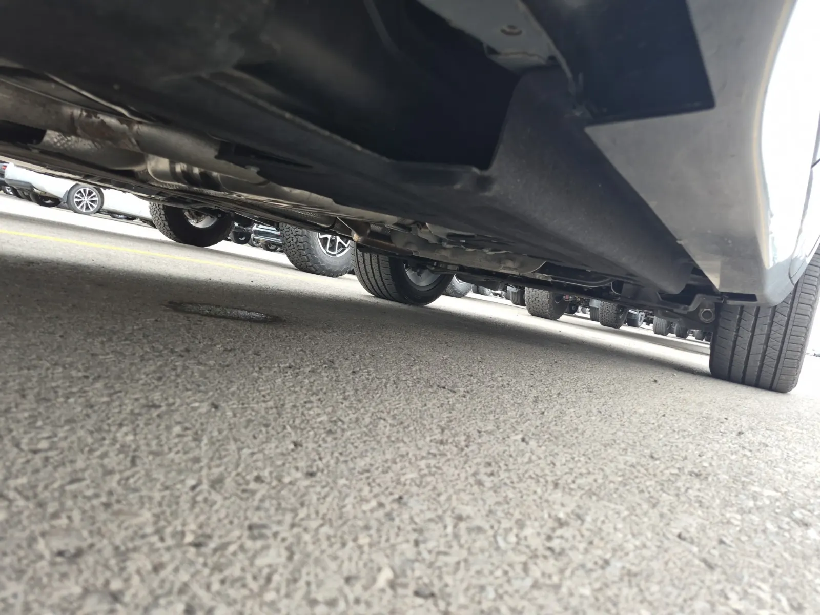 Undercarriage - Passenger Photo