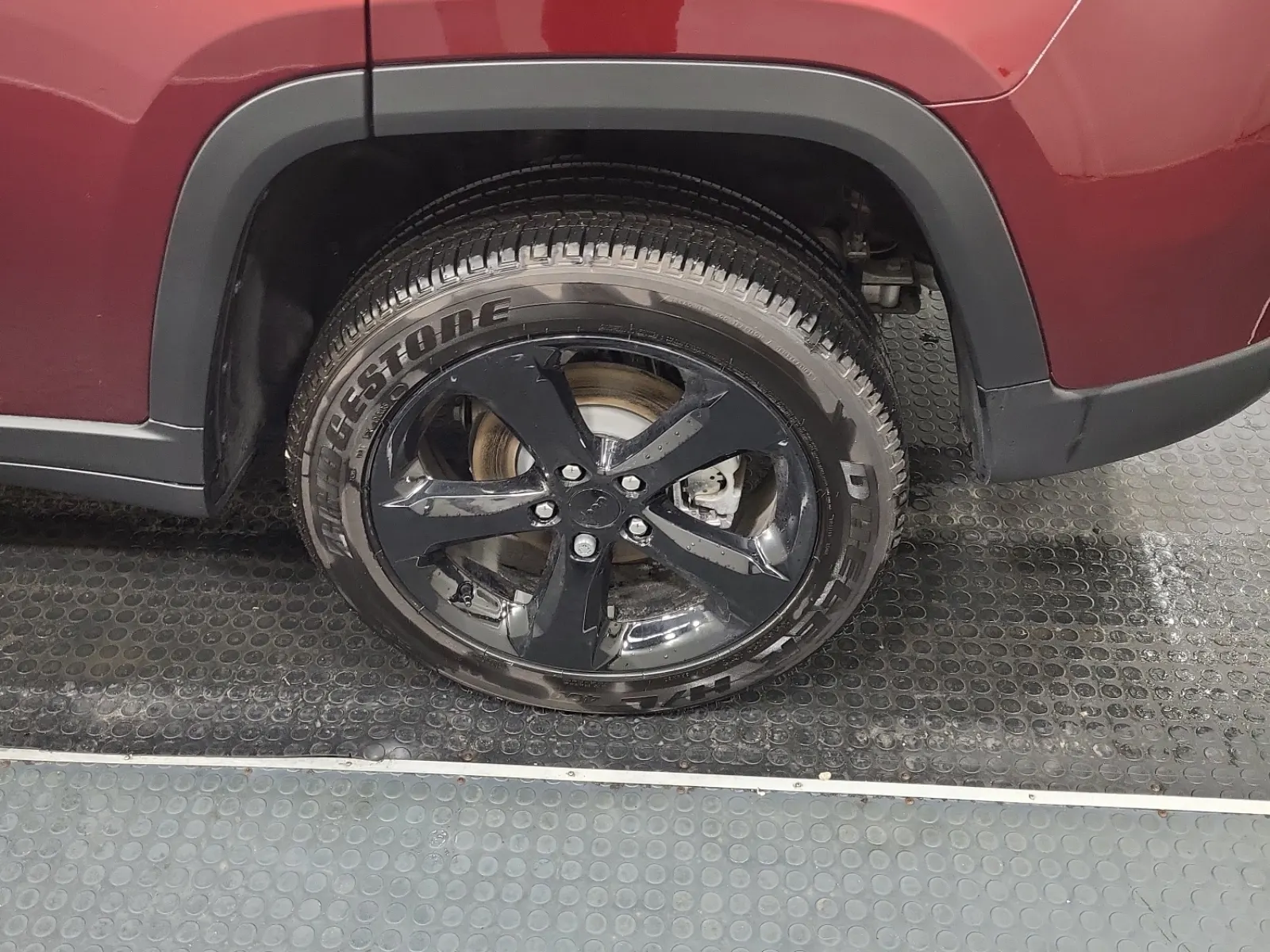 Left Rear Wheel/Tire Photo