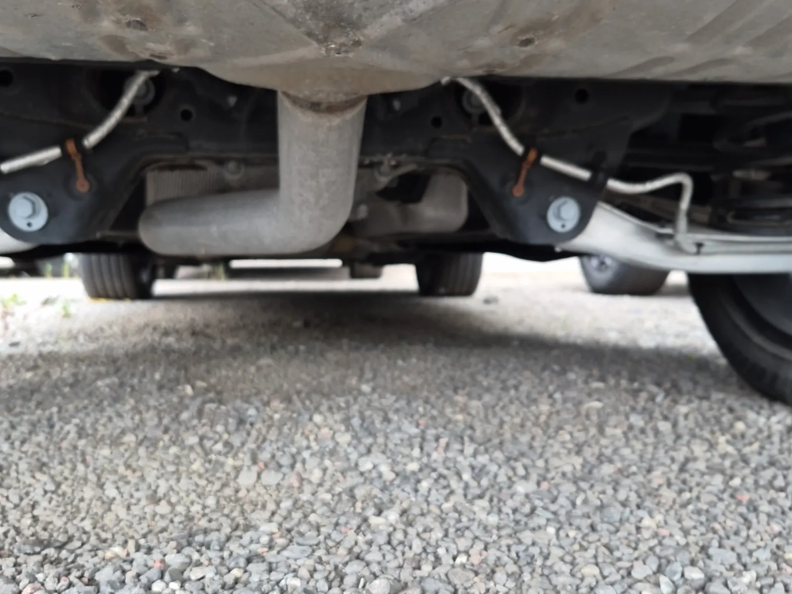 Undercarriage - Rear Photo