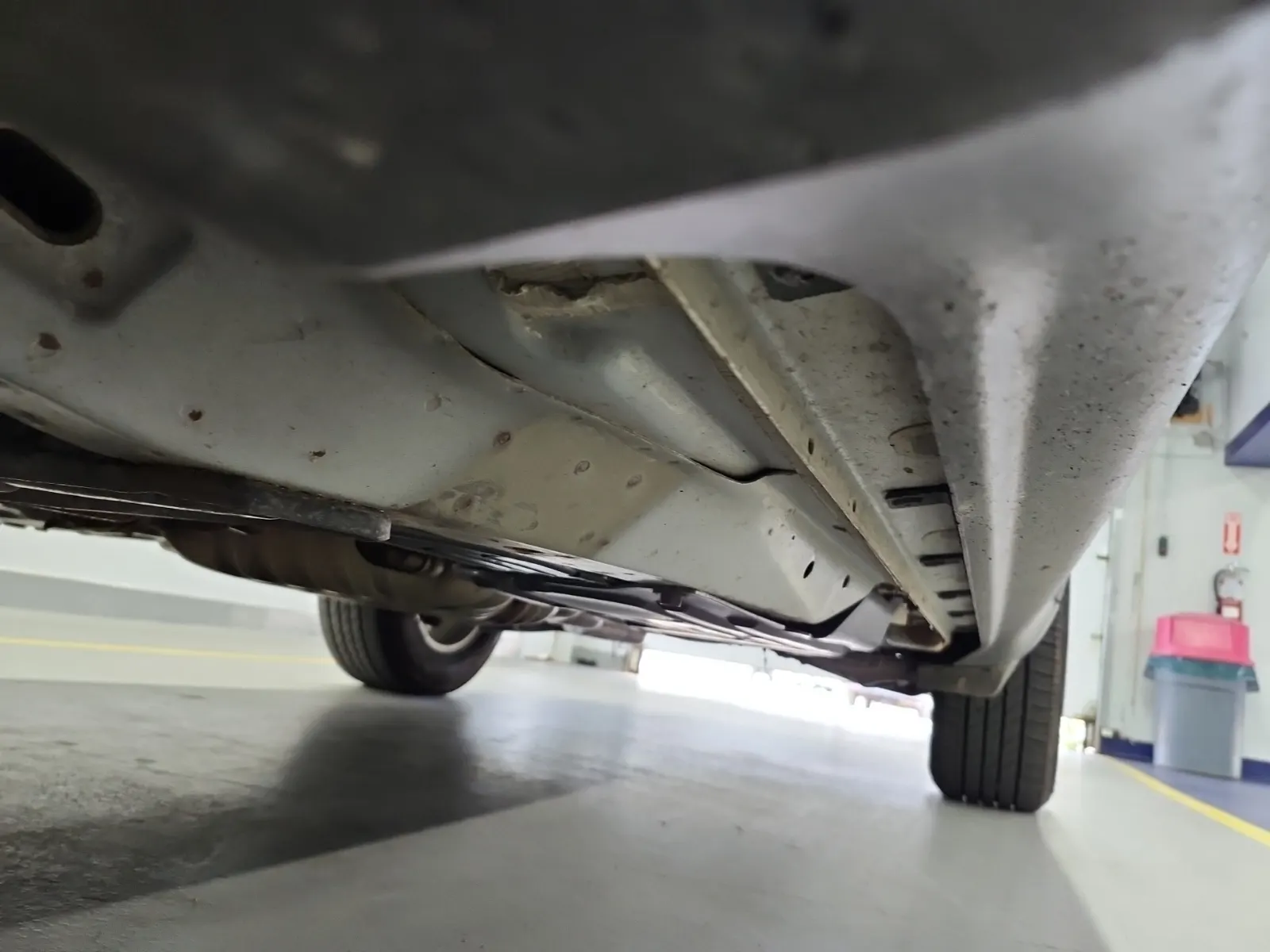 Undercarriage - Driver Photo