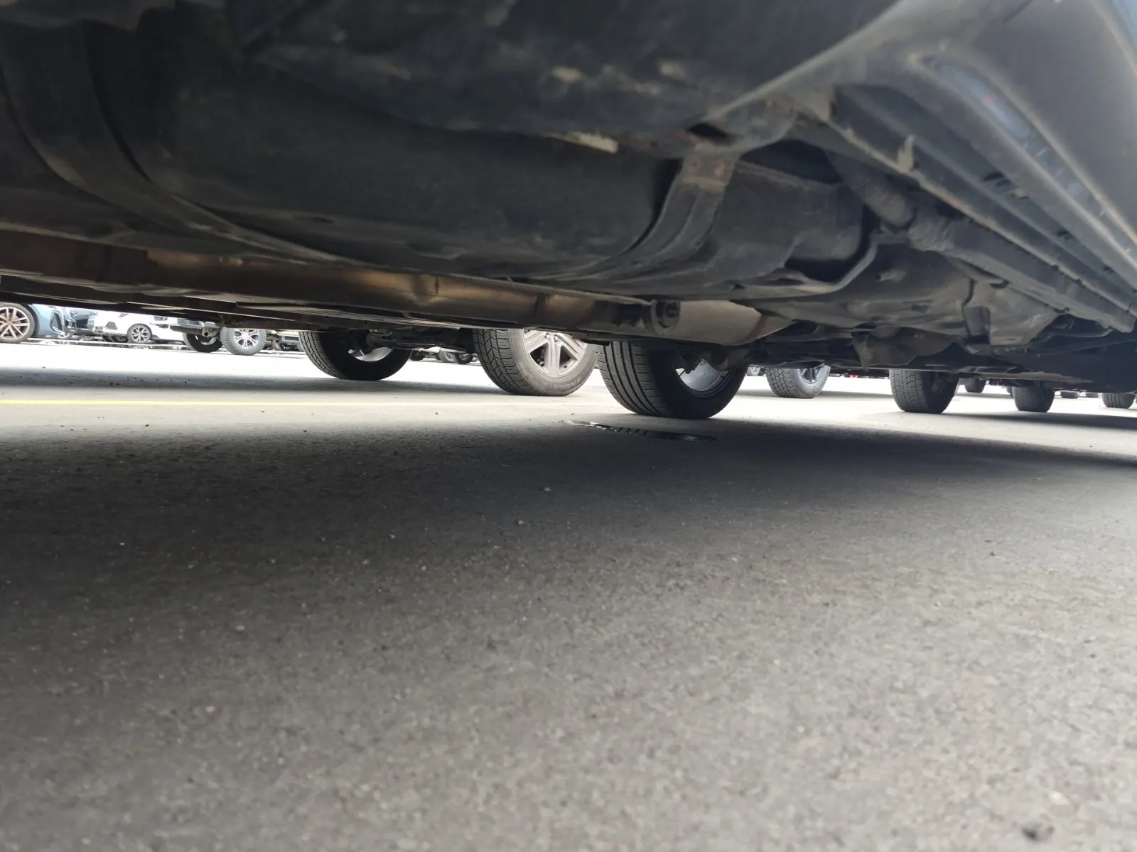 Undercarriage - Passenger Photo