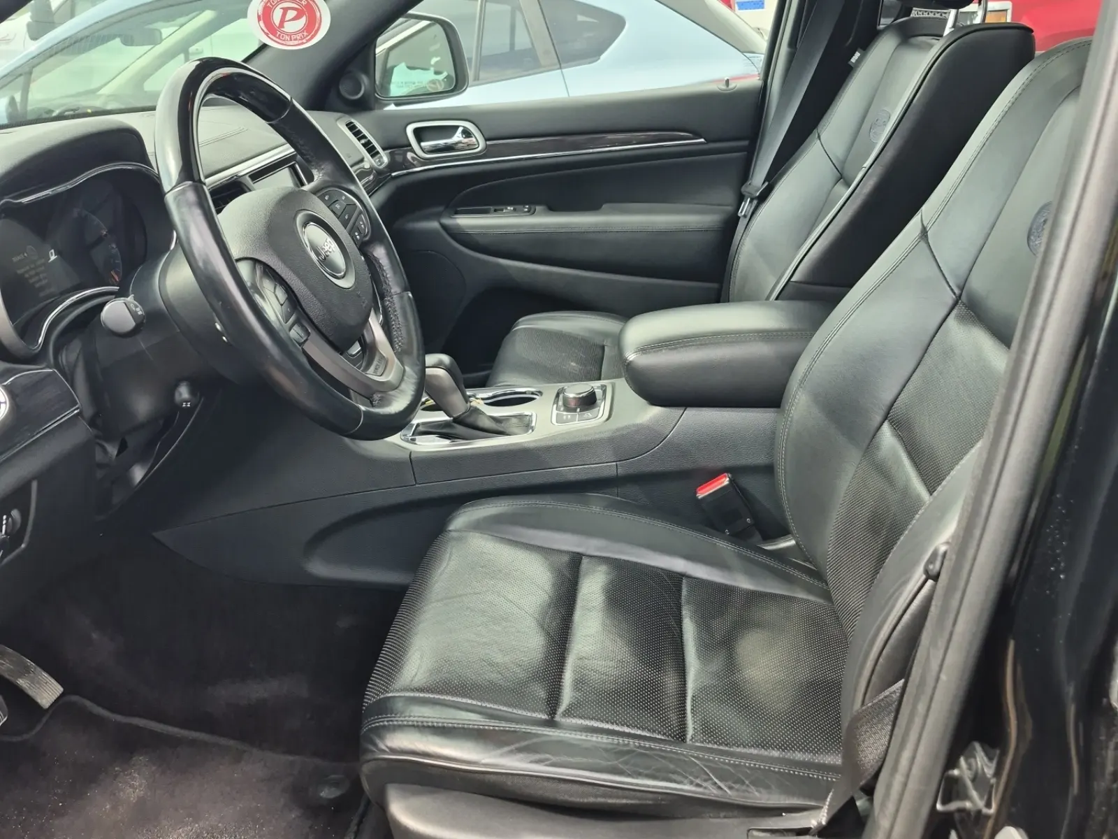Front Interior Photo
