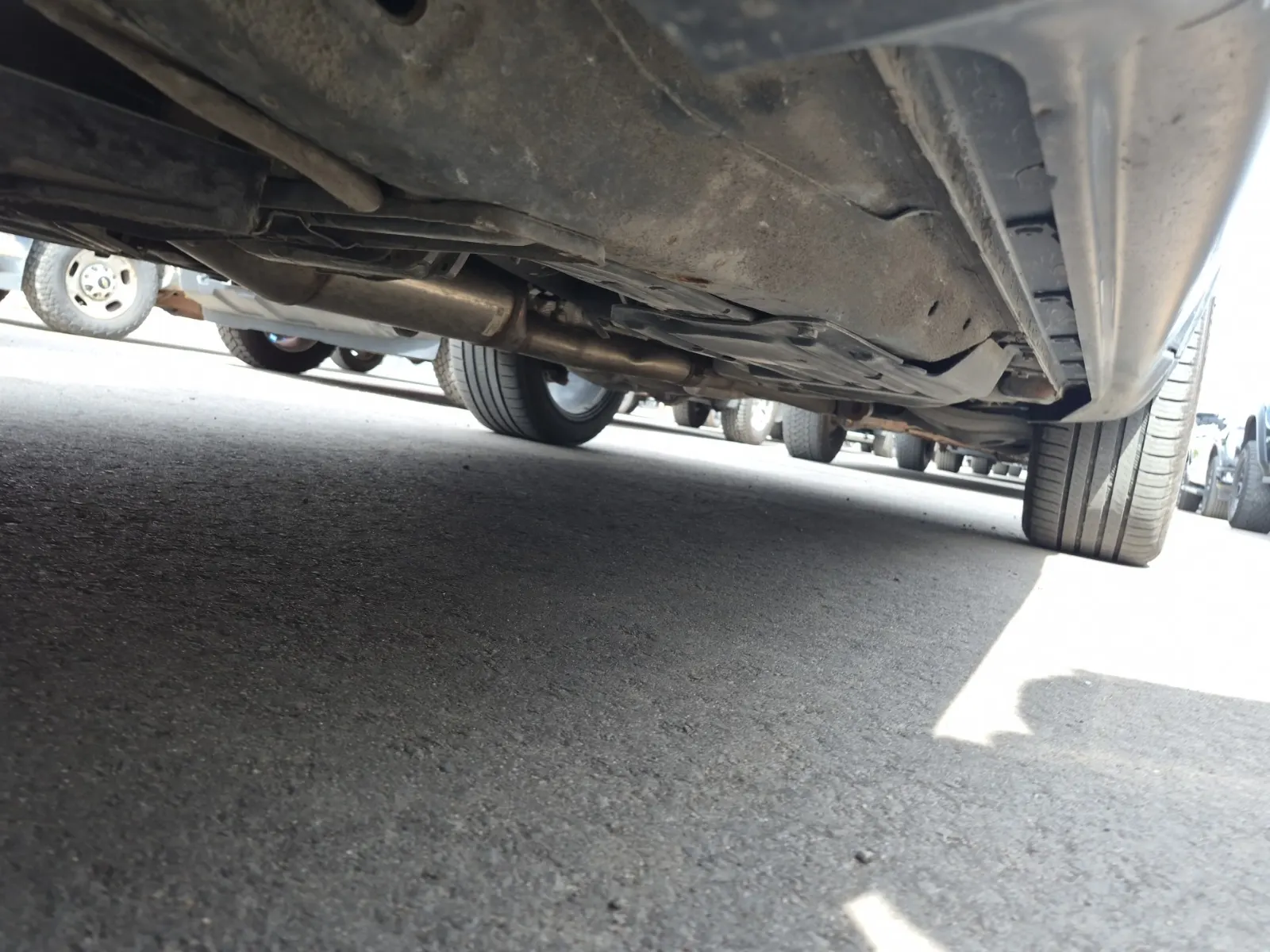 Undercarriage - Driver Photo