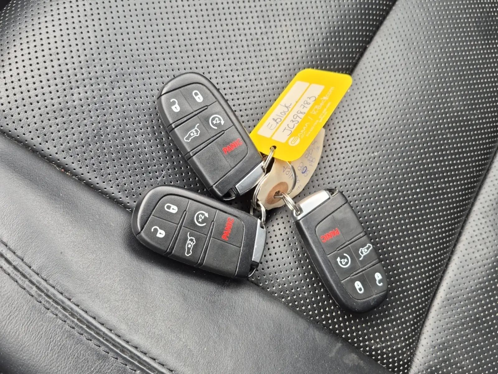 Keys/Fobs/Manual Photo