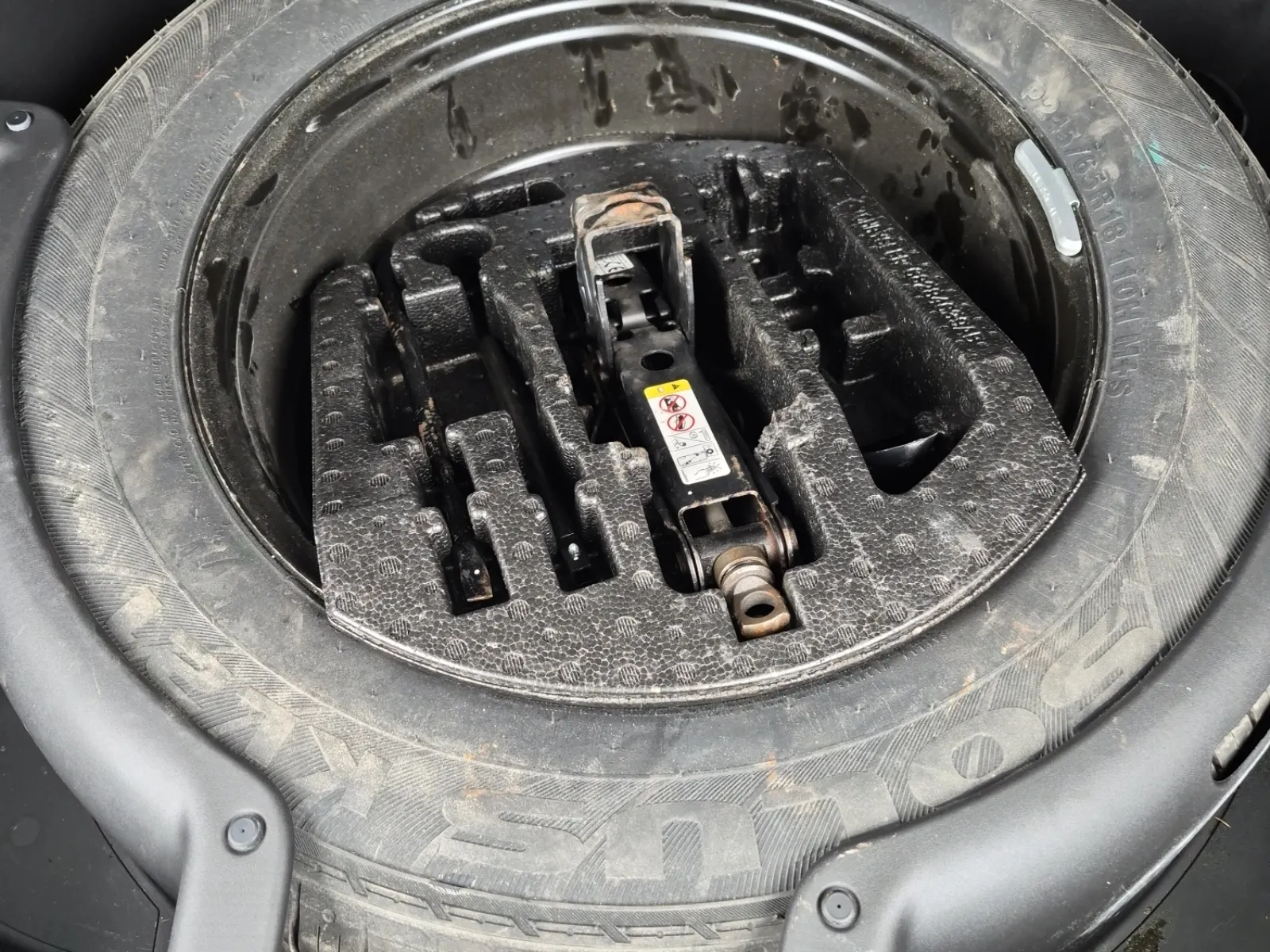 Spare Tire & Wheel Photo