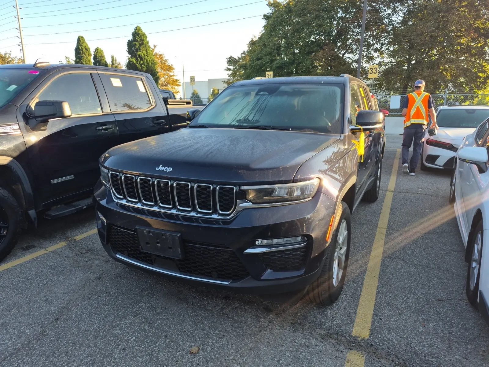 3/4 Front (Main image)