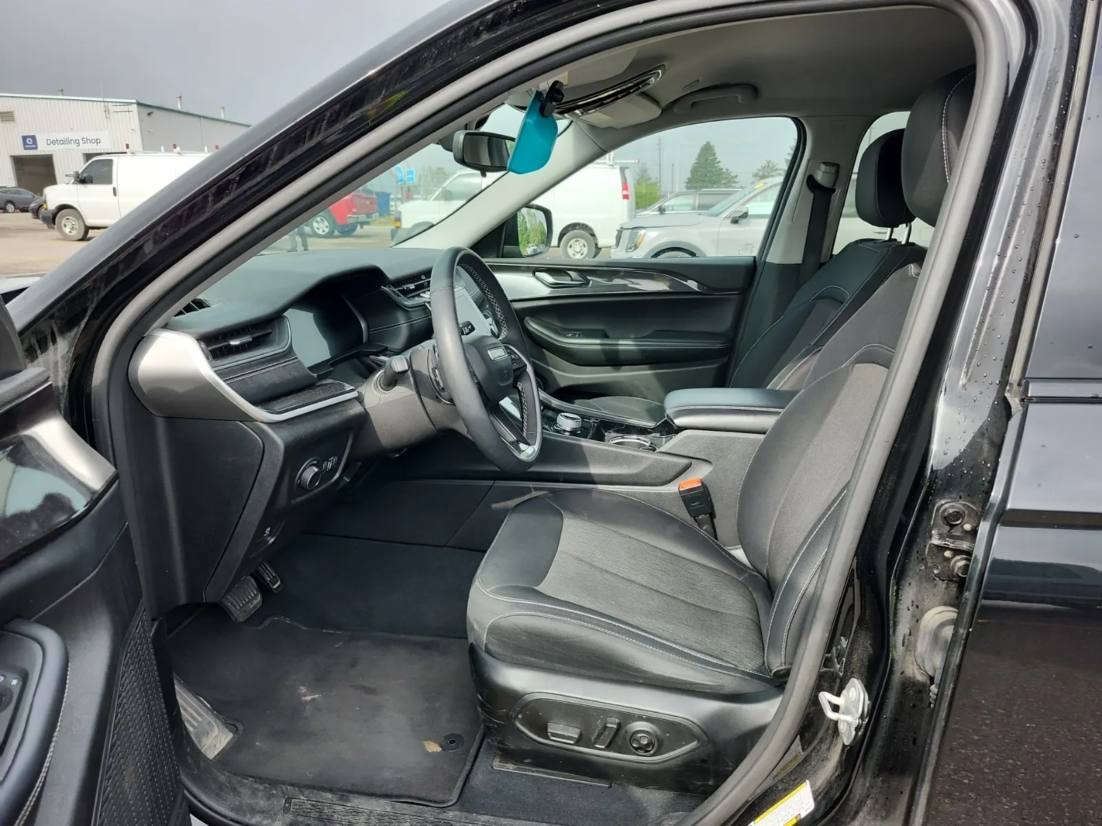 Front Interior Photo