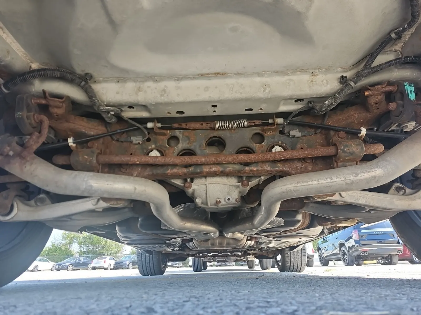 Undercarriage - Rear Photo