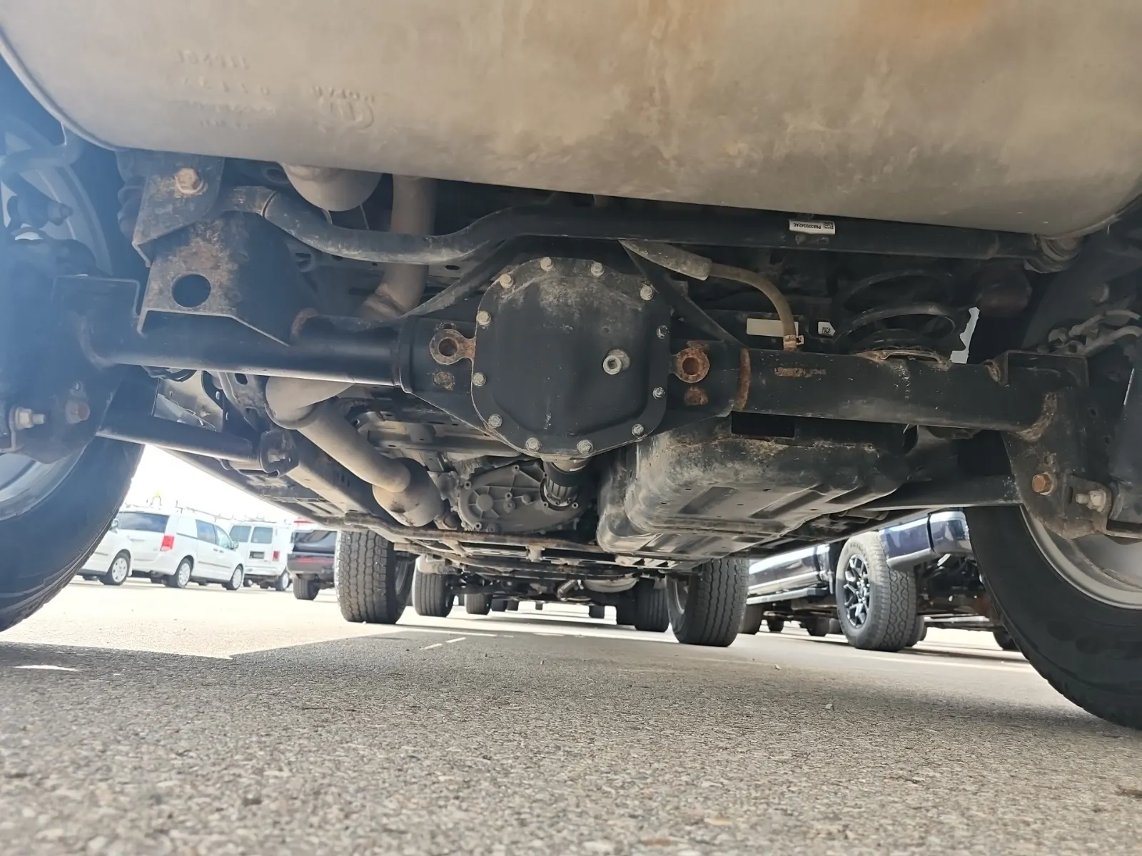 Undercarriage - Rear Photo