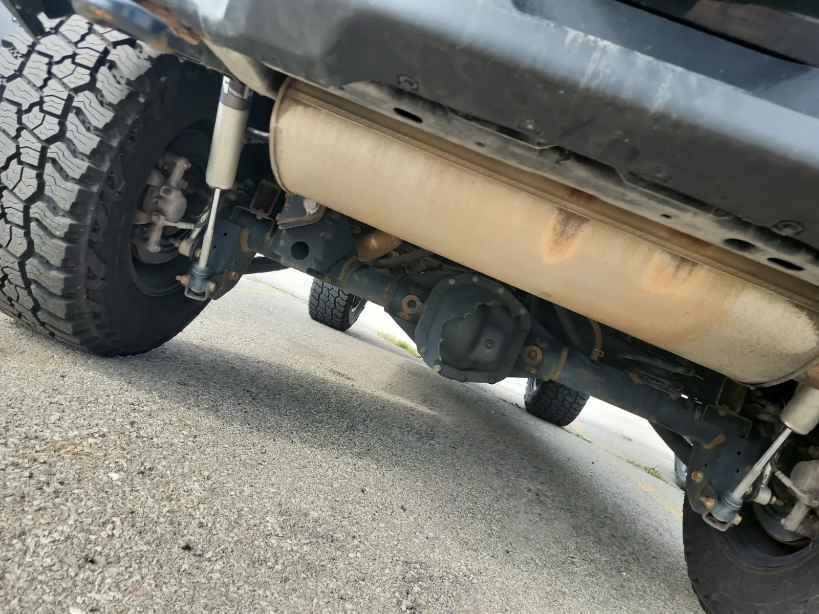 Undercarriage - Rear Photo