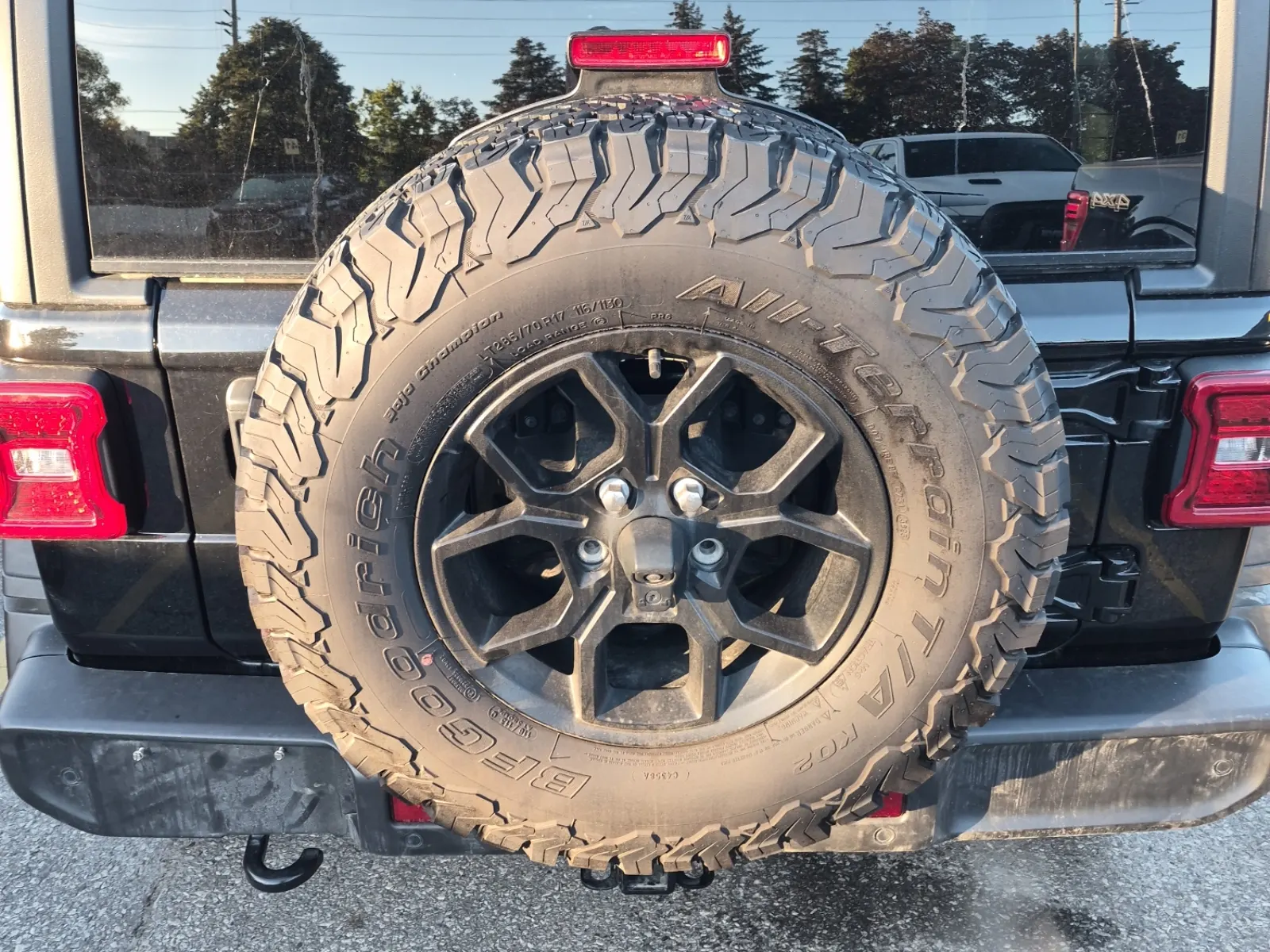 Spare Tire & Wheel Photo