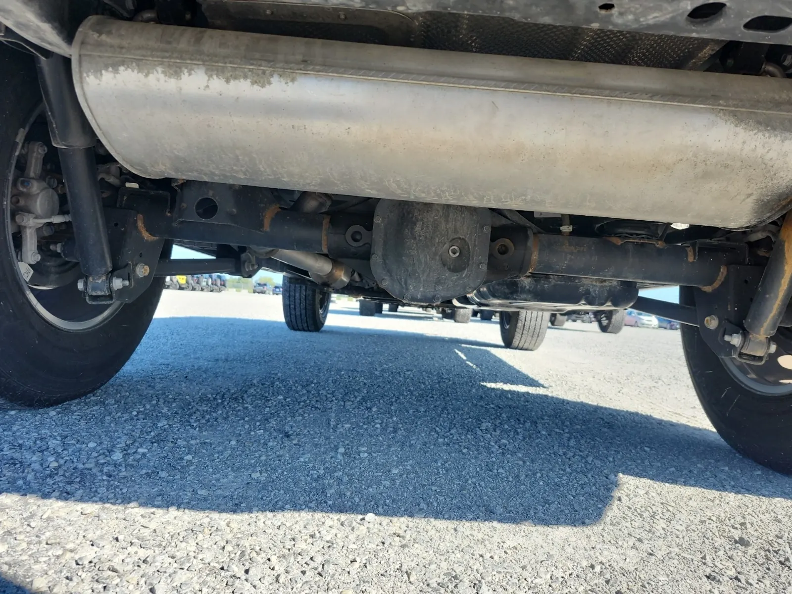 Undercarriage - Rear Photo
