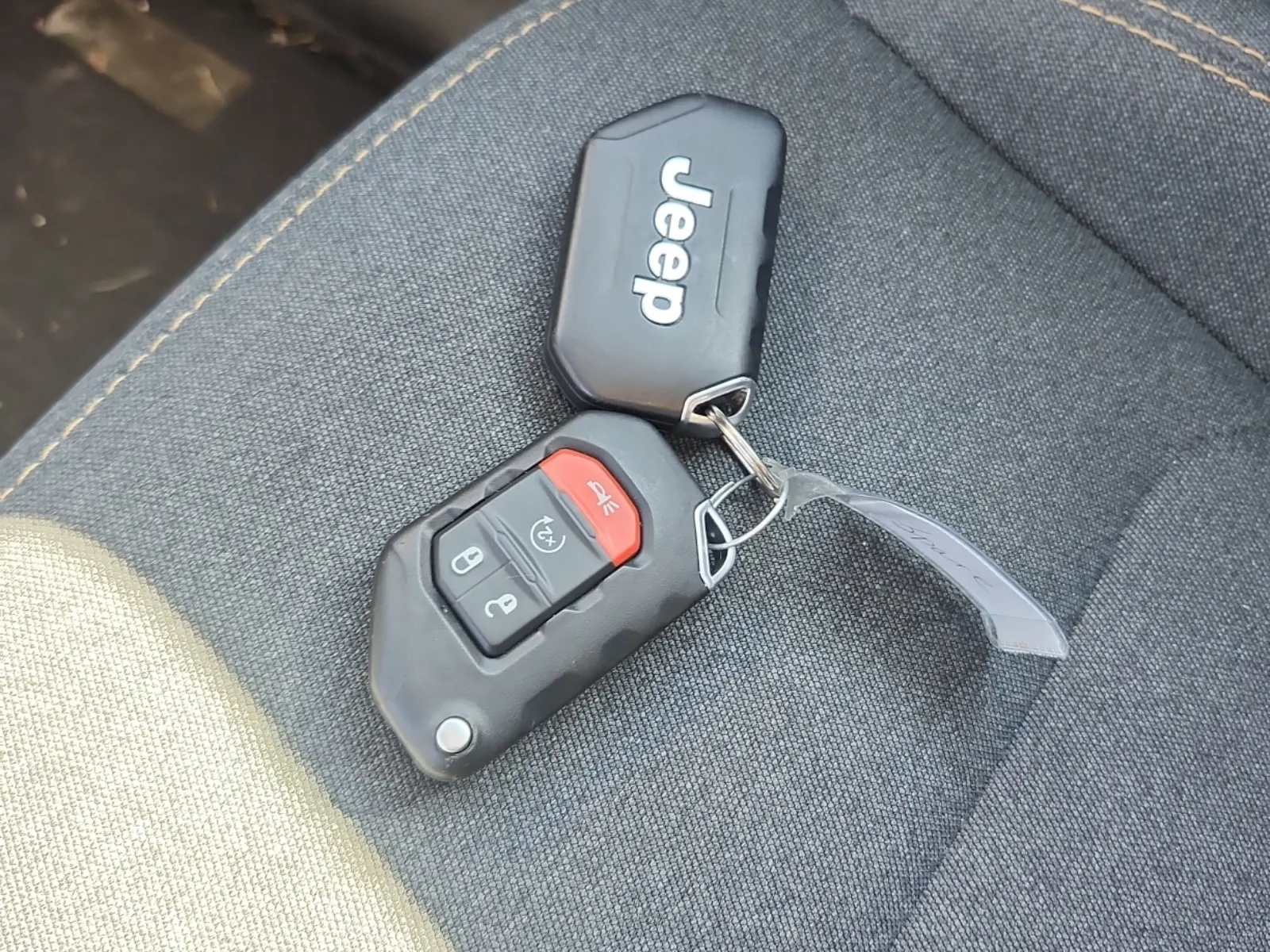 Keys/Fobs/Manual Photo