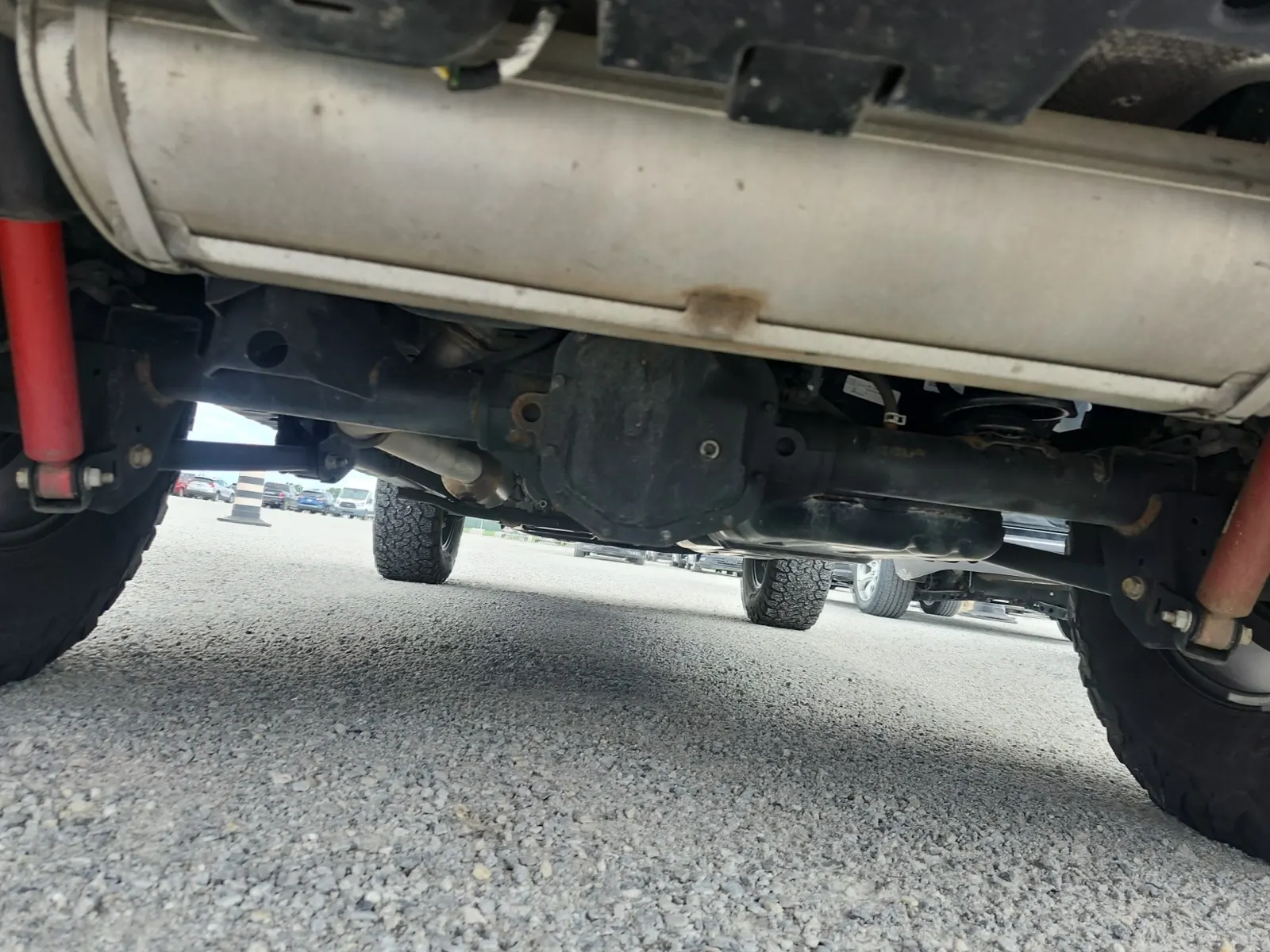 Undercarriage - Rear Photo