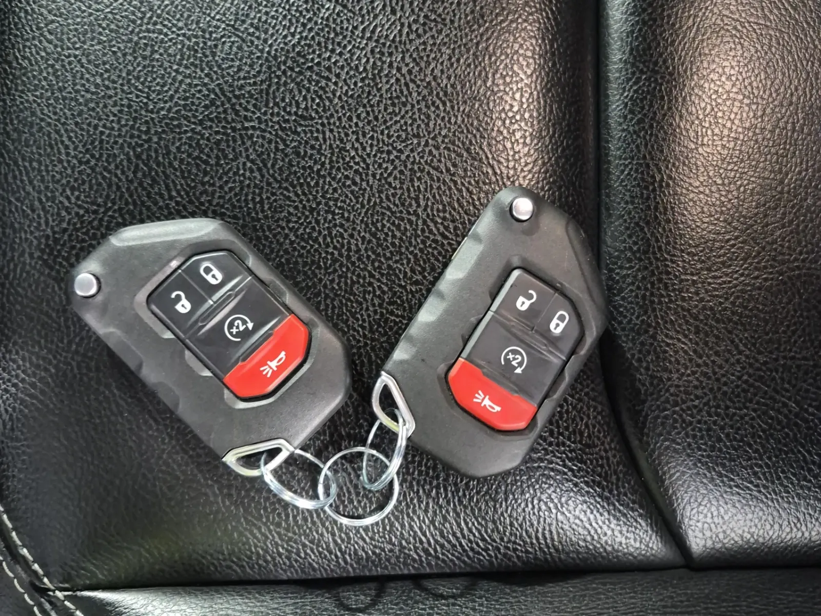 Keys/Fobs/Manual Photo