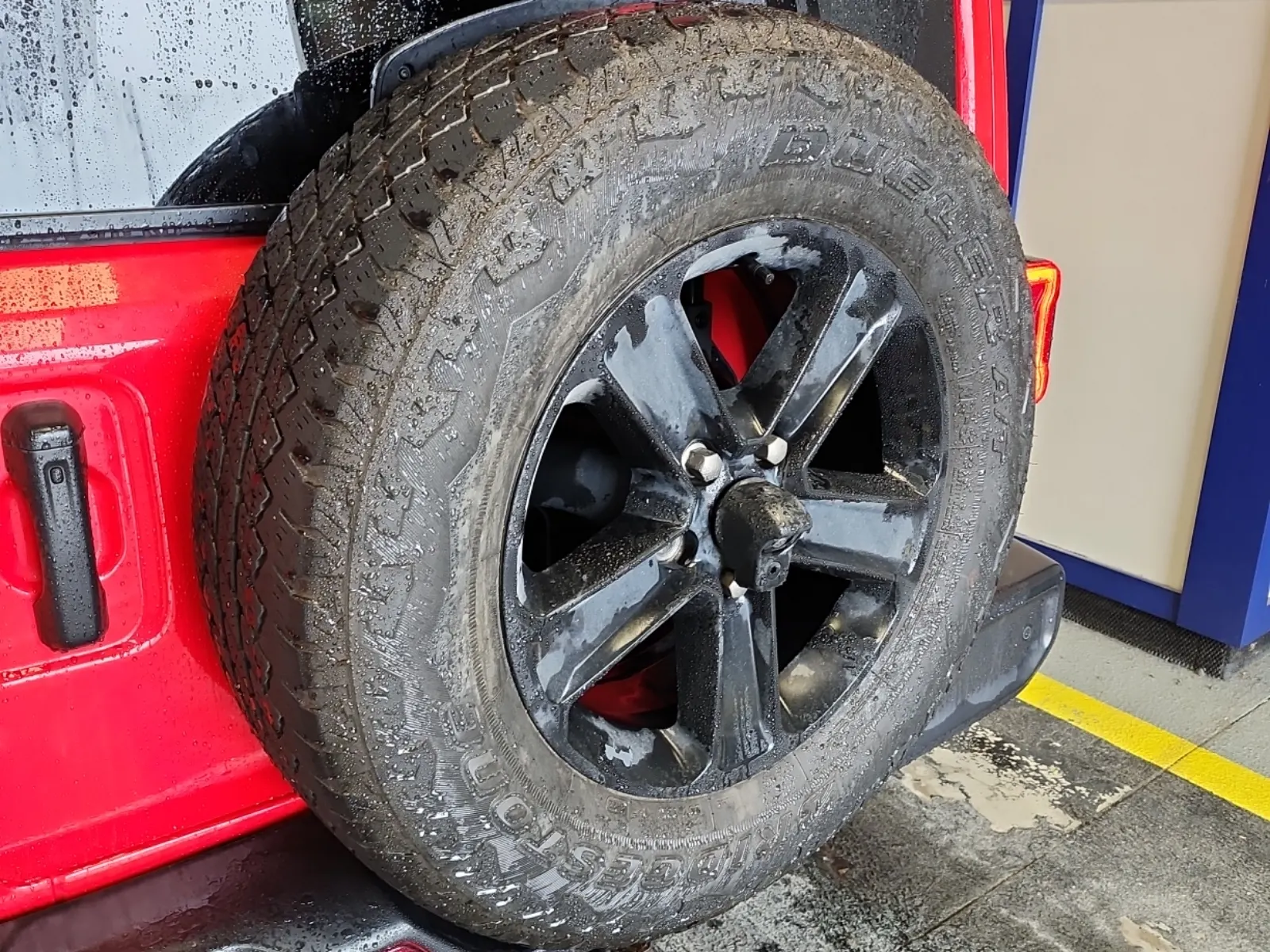 Spare Tire & Wheel Photo