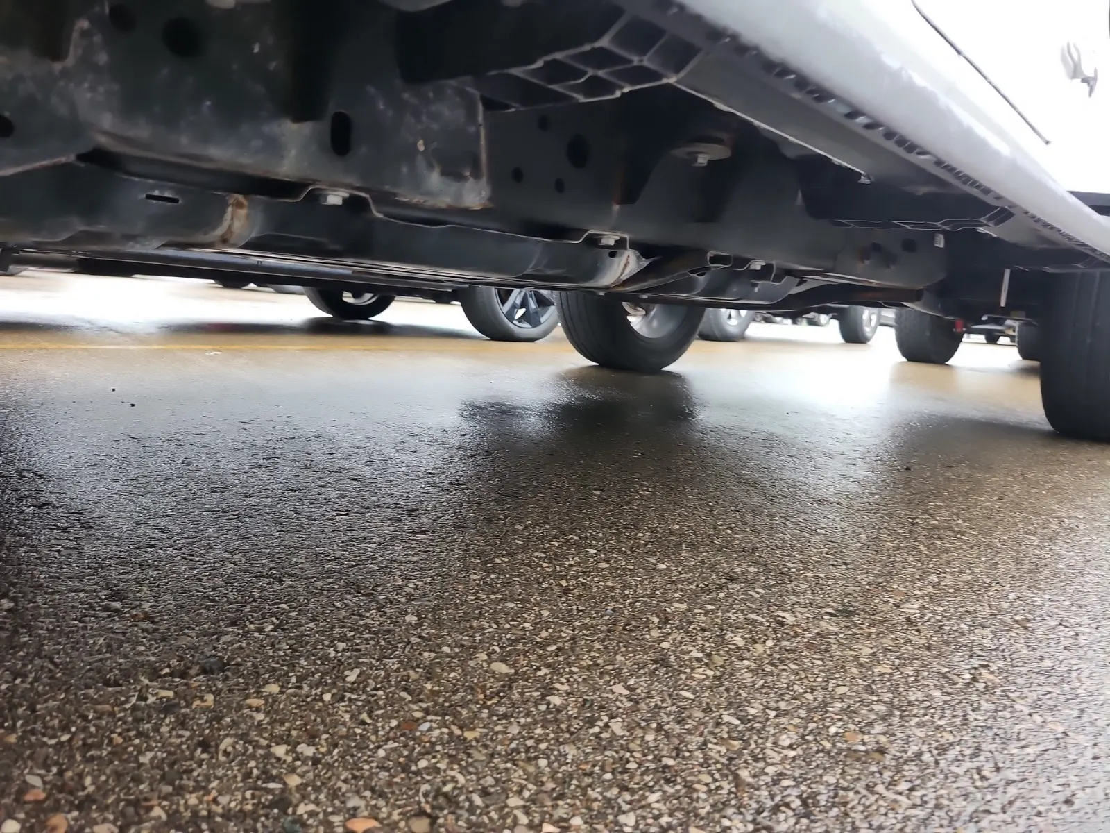 Undercarriage - Passenger Photo