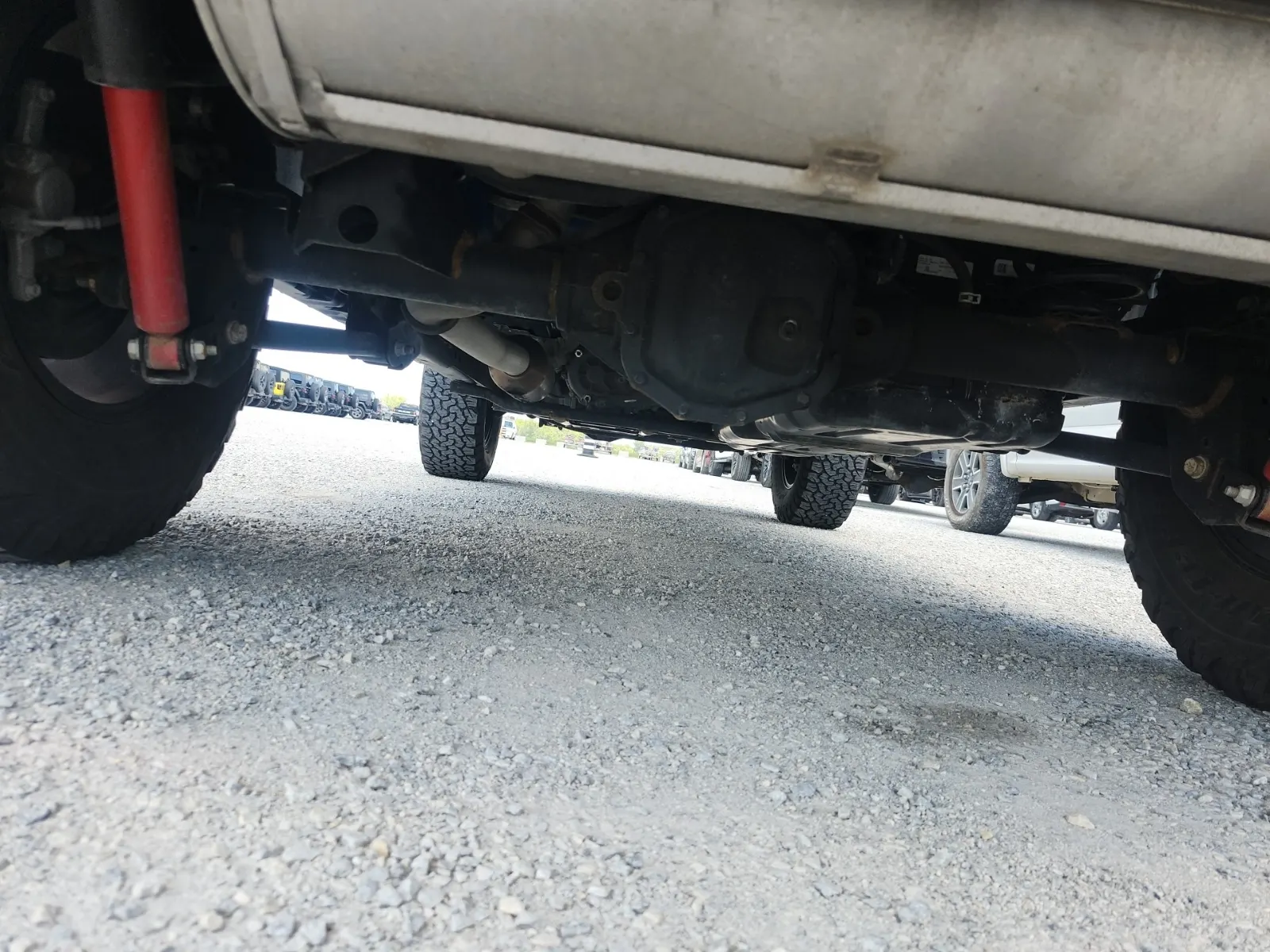 Undercarriage - Rear Photo
