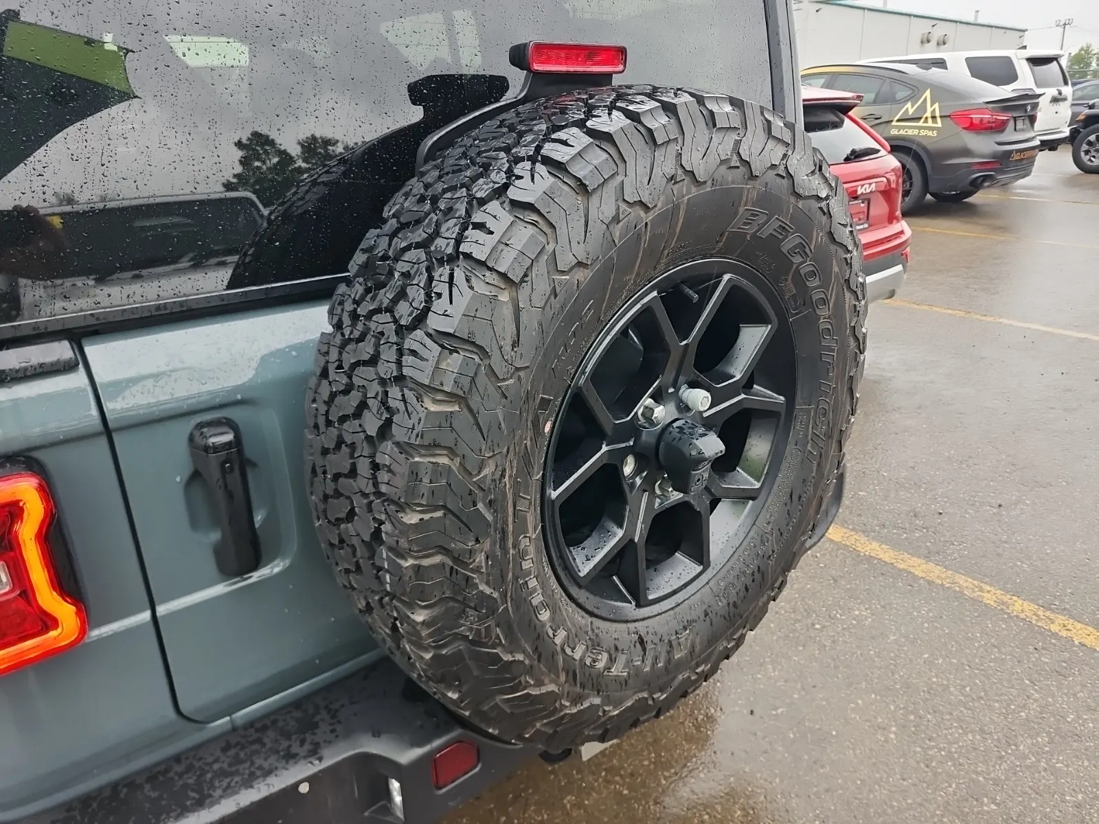 Spare Tire & Wheel Photo