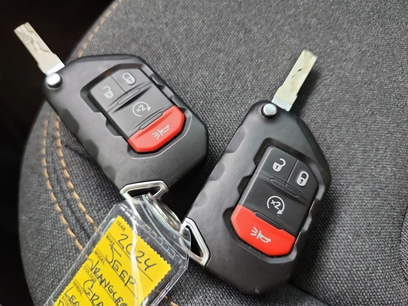Keys/Fobs/Manual Photo