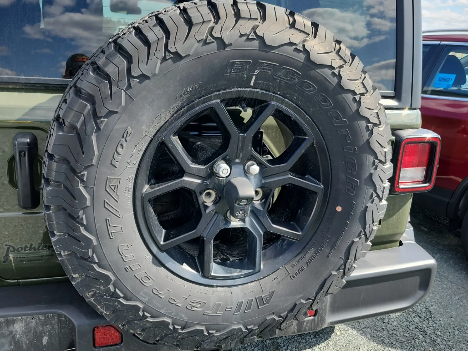 Spare Tire & Wheel Photo