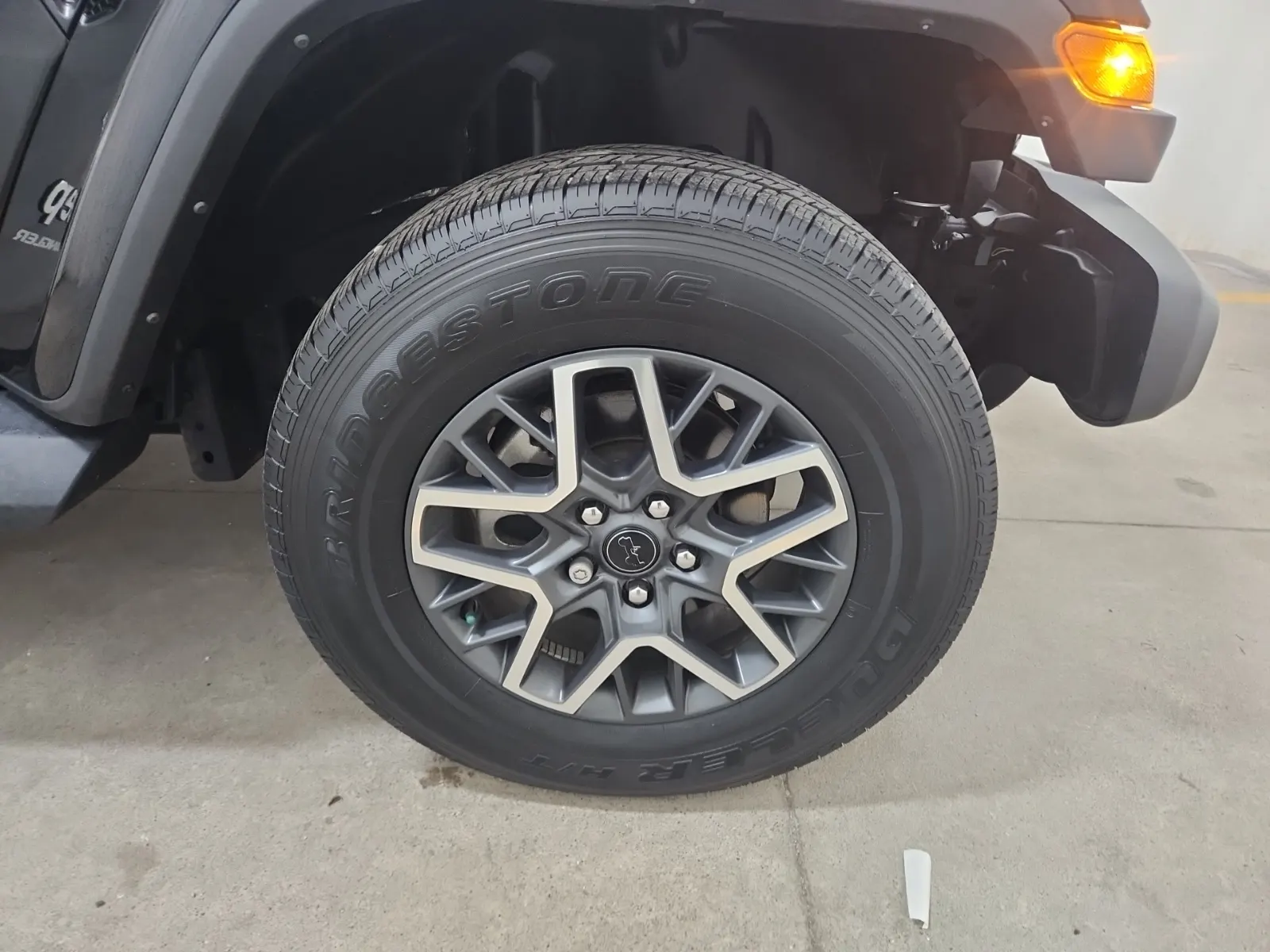 Right Front Wheel/Tire Photo