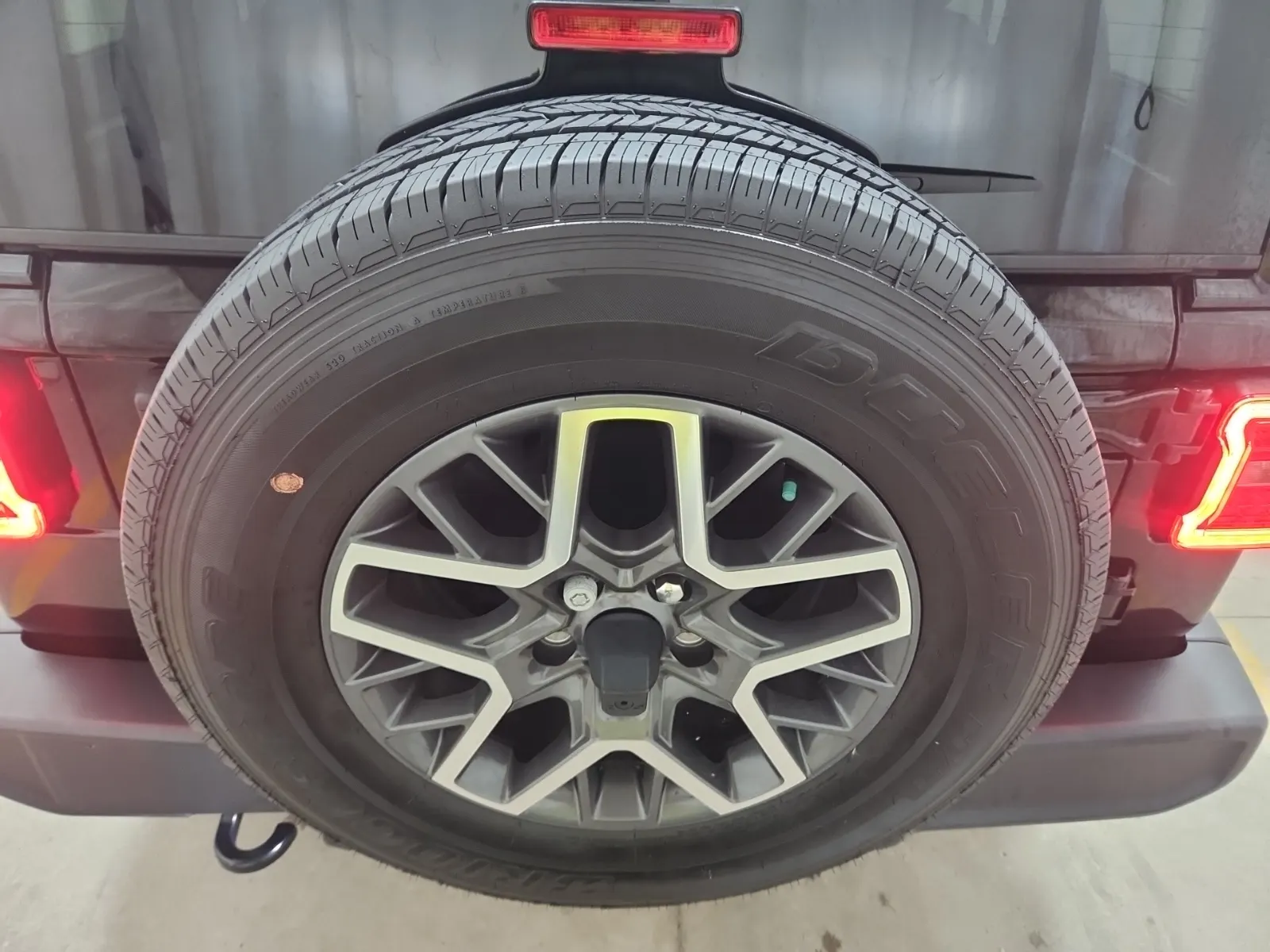 Spare Tire & Wheel Photo