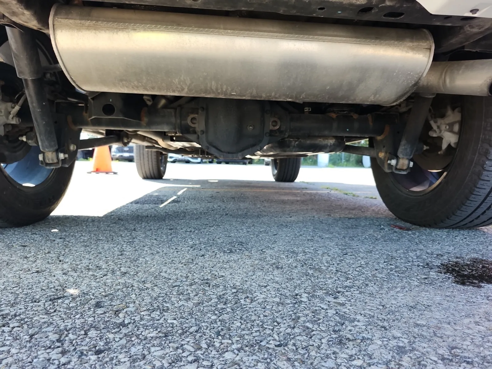 Undercarriage - Rear Photo