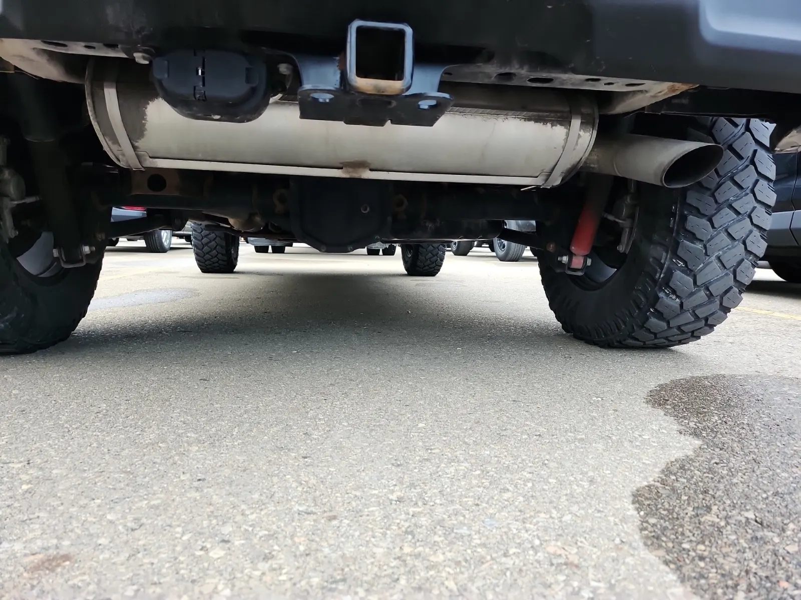 Undercarriage - Rear Photo