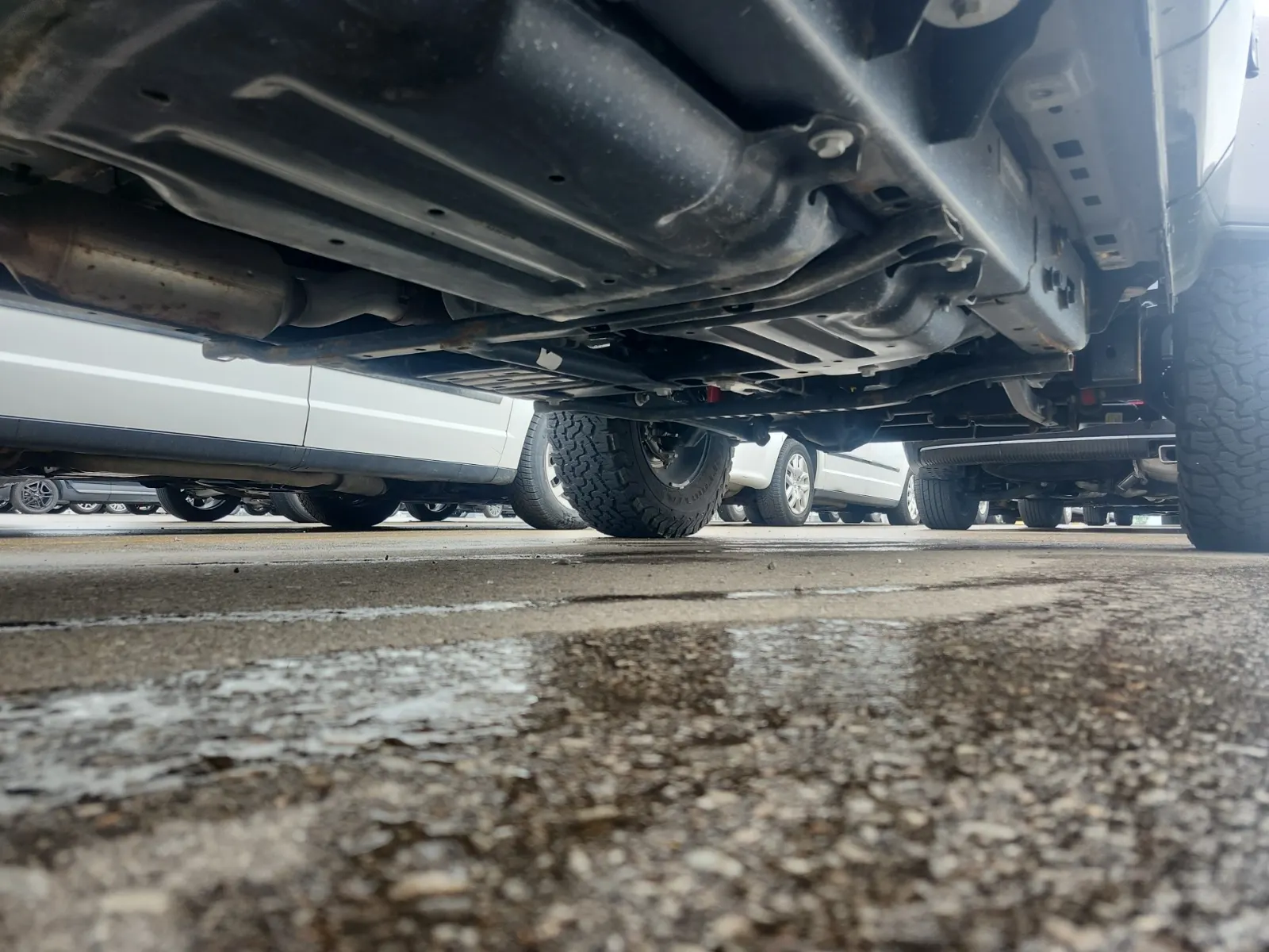 Undercarriage - Passenger Photo